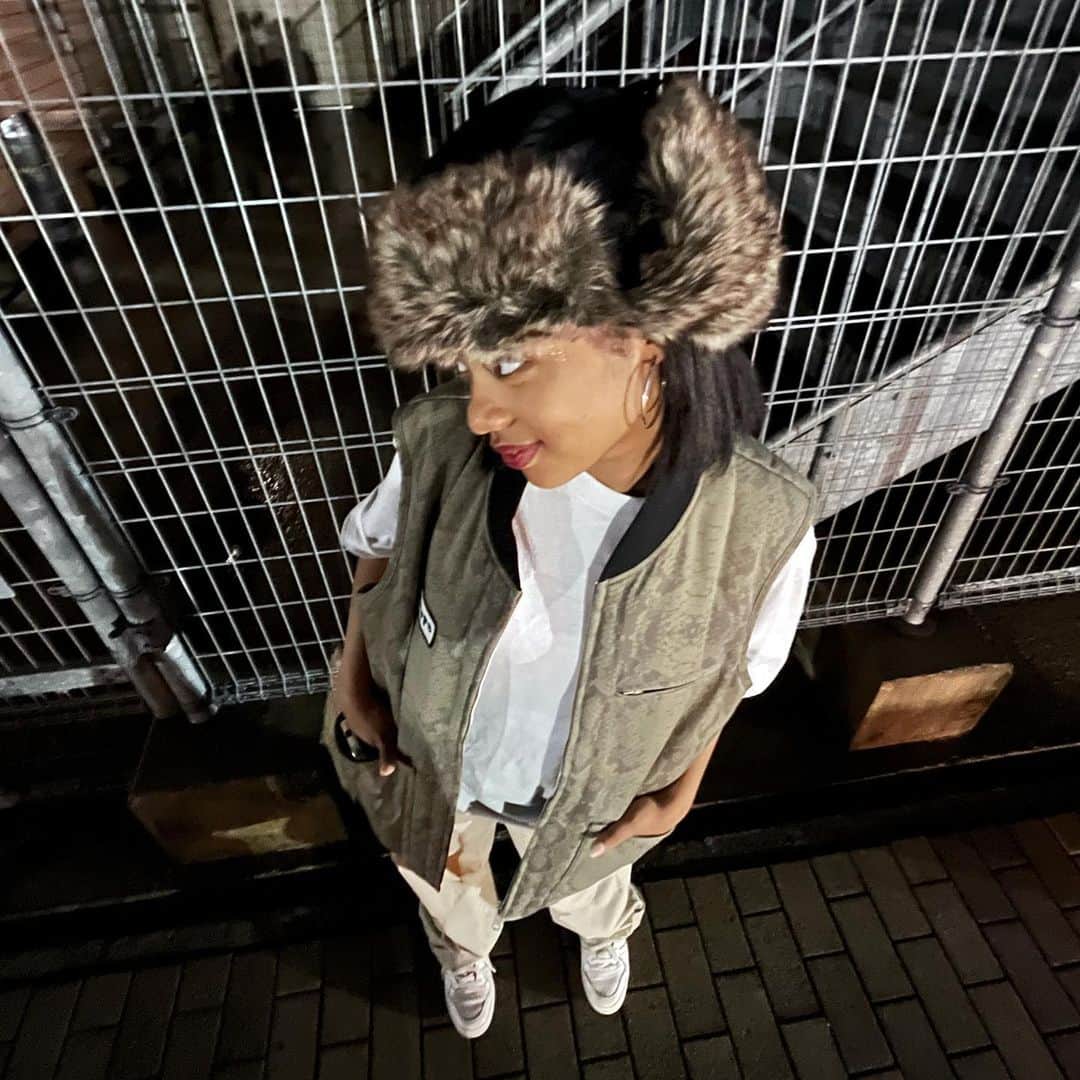 鳴響美のインスタグラム：「🍂🤍」