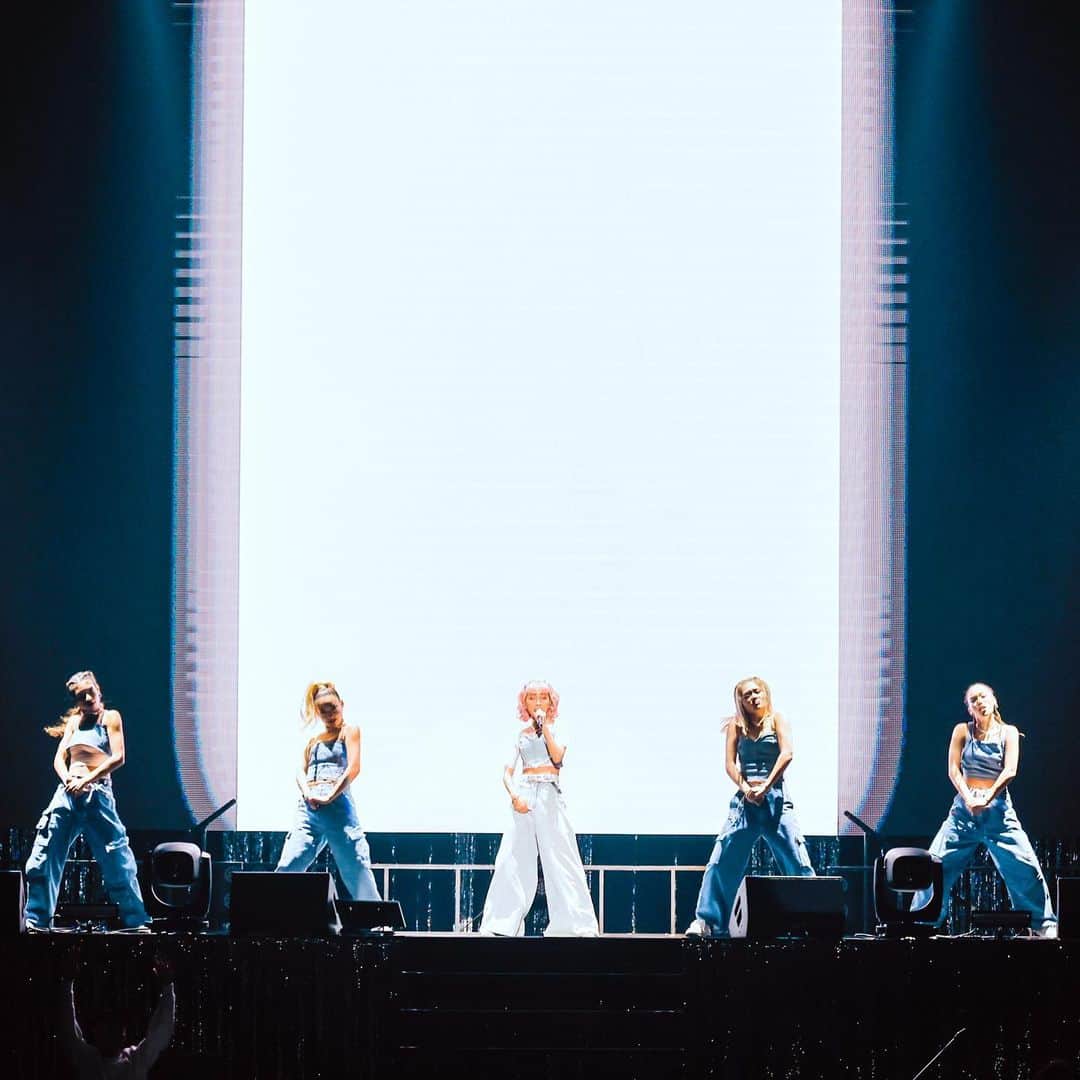 青山テルマさんのインスタグラム写真 - (青山テルマInstagram)「🍙BUDOUKAN ONIGIRI FES. PART1🍙 M1: マダバカ M2: ONE WAY M3: 何度も -MC- M4: Poppin’ feat. @miliyahtokyo  M5: サマーラブ feat. @redrice134  ❤️❤️❤️」11月12日 21時17分 - thelmaaoyama
