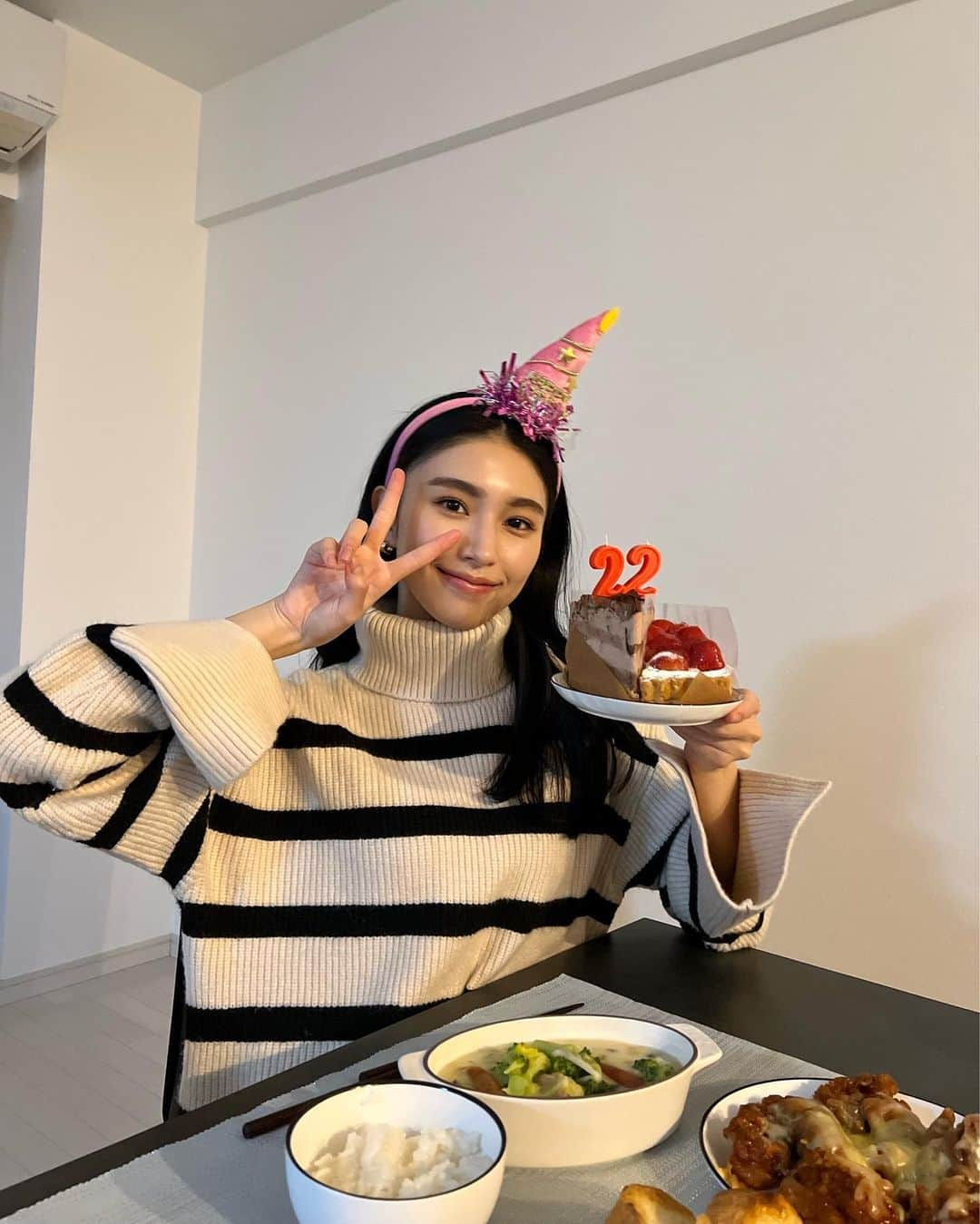 西村円花さんのインスタグラム写真 - (西村円花Instagram)「22歳になりました‼︎🎂  毎日たのしくて幸せです😌💓 これからも私らしくがんばります🫶🫶」11月12日 21時44分 - madoka_1112_