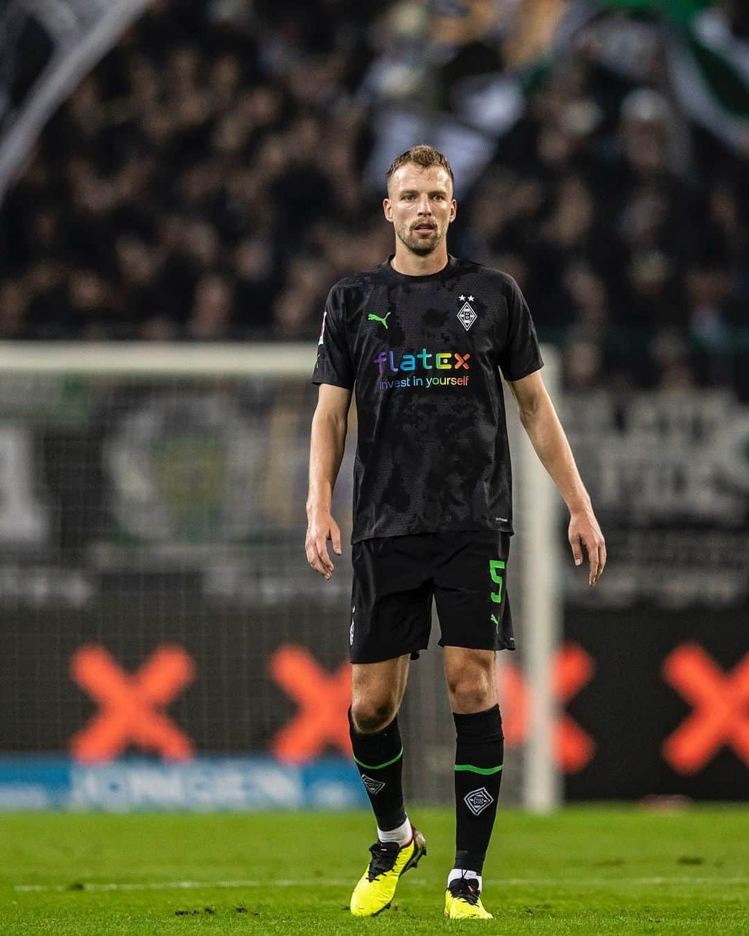 マーヴィン・フリードリヒさんのインスタグラム写真 - (マーヴィン・フリードリヒInstagram)「Die 3 Punkte bleiben im Borussia Park 🐎  #bmgbvb #heimsieg #mönchengladbach」11月12日 22時17分 - marvinfrd