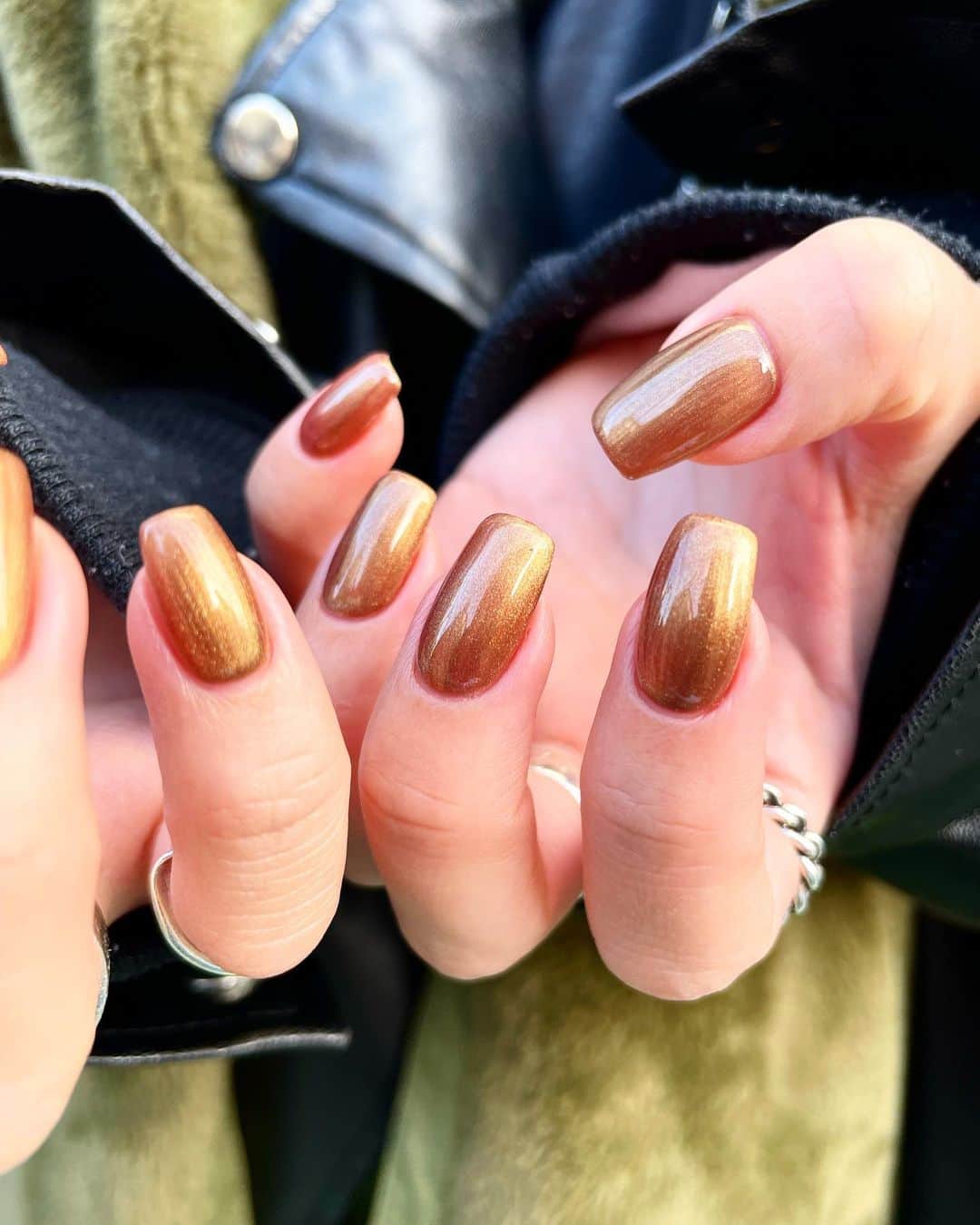 村上愛のインスタグラム：「. 月一のパワースポット💅💕 いつもありがとう🥰 @___.alun.___   とてつもなくテレビっ子なことが やすはにバレた😂📺」