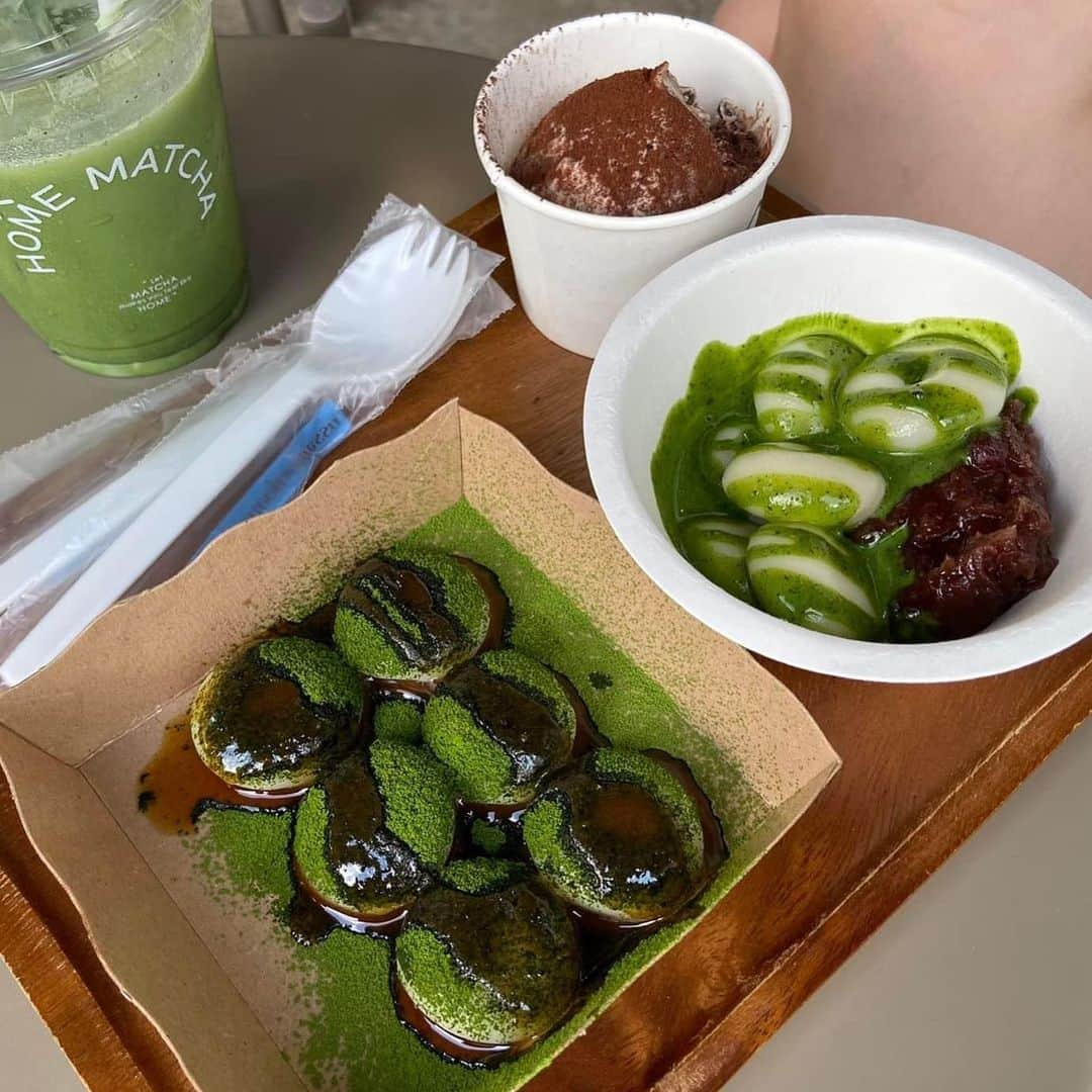 tealilycafeさんのインスタグラム写真 - (tealilycafeInstagram)「Iced matcha latte Double oreo icecream  Matcha kuromitsu dango  Shiratama matcha dango  ดังโงะสูตรพิเศษของทางร้านที่ปั้นดออเดอร์ต่อออเดอร์ ไม่มีการทำทิ้งไว้ รับประกันความฟิน นุ่ม หนึบ ทานตอนร้อนๆ พร้อมกับ matcha อร่อยลงตัวสุดๆ ค่ะ  Cr. Photo k. @baiyaxun_bum  ขอบคุณมากค่า 💚 #homematcha」11月13日 13時03分 - home.matcha