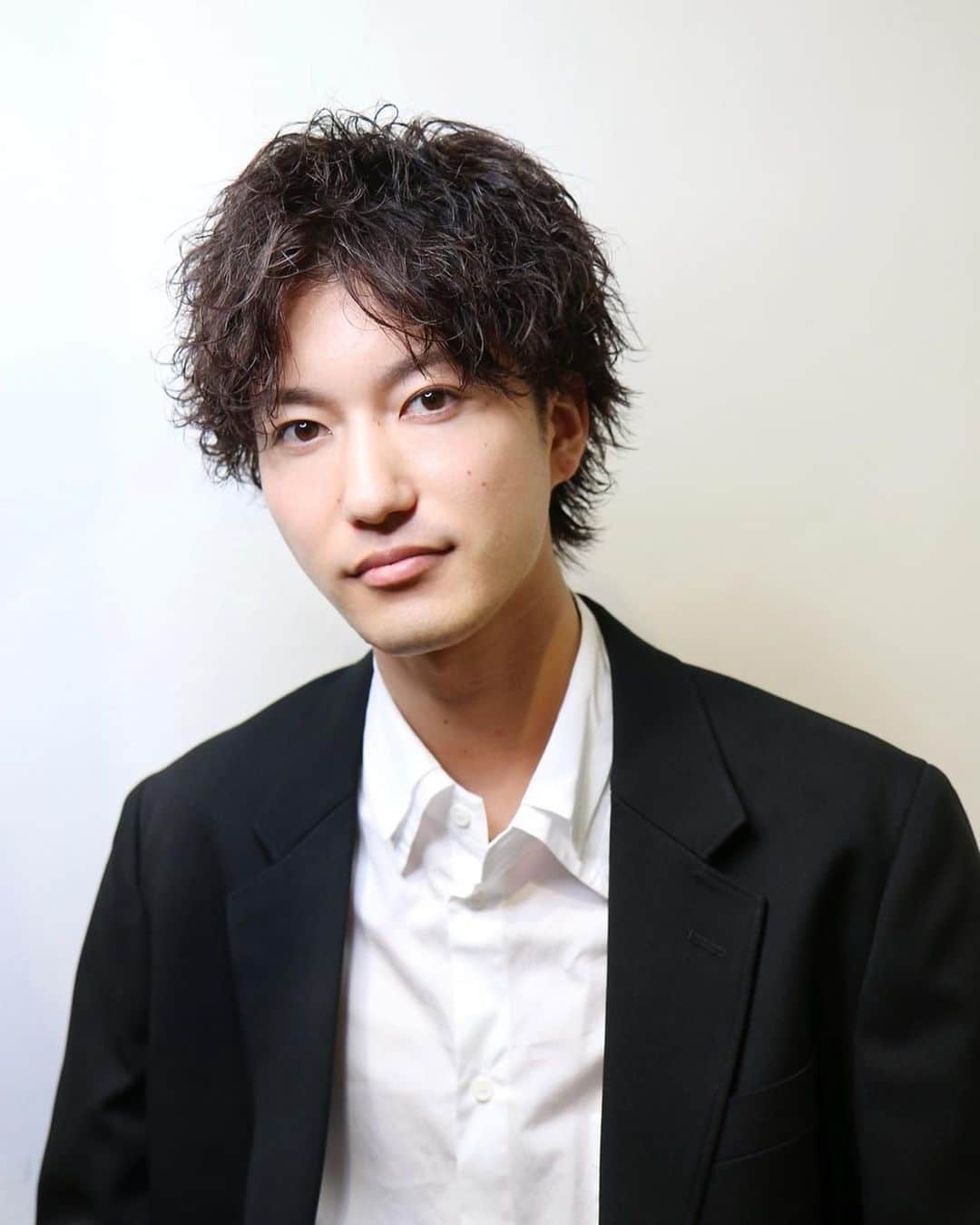 フジのインスタグラム：「Jacket:UNIQLO Shirts:UNIQLO Bottoms:UNIQLO Pants:UNIQLO Socks:UNIQLO」