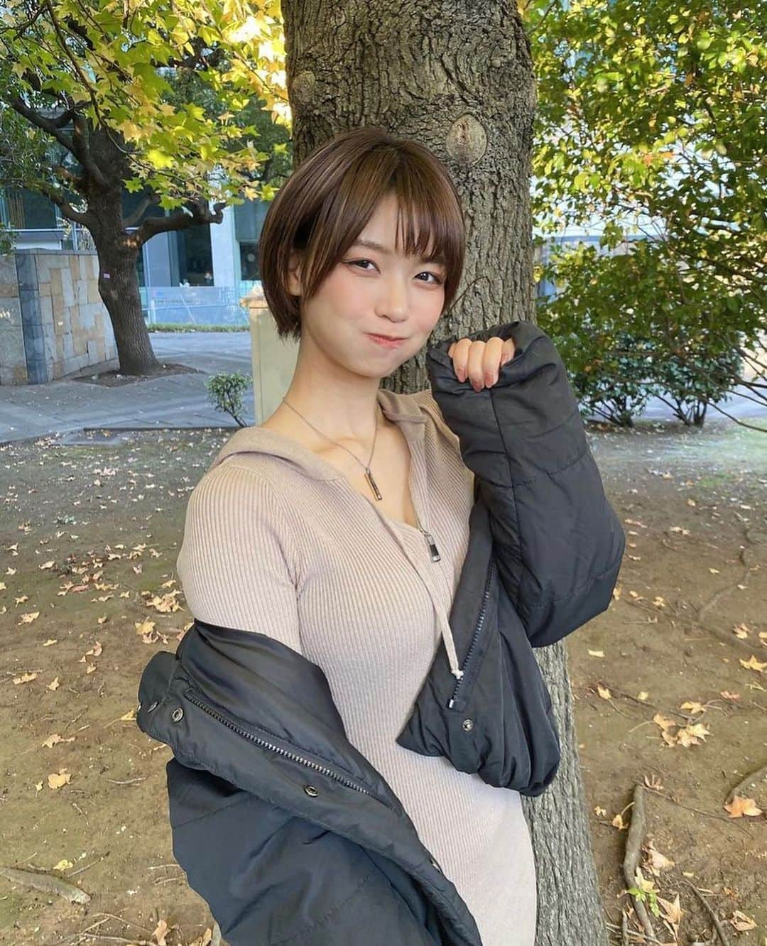 美女美容事情さんのインスタグラム写真 - (美女美容事情Instagram)「《かわいいショート女子😍❤️》⁠ *⠀⠀⠀⠀⠀⠀⁠⠀⁠⠀⁠⠀⁠⠀⁠ 今回ご紹介させて頂きますのは!!👀❤️⁠⠀⁠⠀⁠⠀⁠⠀⁠ じゅなた🐹さん<@official_junata> の素敵なお写真📸⠀⁠⠀⁠⠀⁠ *⠀⁠ 笑顔が輝いててめちゃかわいいですね😆✨ こんな美人さんがいたら二度見しちゃいますね💘☀️⠀ *⠀⁠⠀⁠⠀⁠⠀⁠⠀⁠ じゅなた🐹さん<@official_junata> 素敵な投稿をありがとうございました☺️📸✨⠀⁠ じゅなた🐹さんのアカウントには他にも素晴らしい投稿が沢山ありますので是非覗いてみてくださいね💁‍♀️💙⁠ ⁠ ⠀⠀⁠⠀⁠⠀⁠⠀⁠ △▼△▼△▼△▼△▼△▼△▼△▼△▼ ⁠⠀⁠⠀⁠⠀⁠ ❤️🧡💛「ビジョビ (美女美容事情)」💚💙💜⠀⠀⠀⠀⠀⠀⠀⠀⠀⠀⠀⠀⠀⠀⁠⠀⁠⠀⁠⠀⁠⠀⁠⠀⁠ 👇掲載ご希望の方は👇⠀⠀⠀⠀⠀⠀⠀⠀⠀⠀⠀⠀⠀⠀⠀⁠⠀⁠⠀⁠⠀⁠⠀⁠⠀⁠ @b_b_j.jタグ付けと🖤 #ビジョビ ⁠⠀⁠ 🖤タグ付けお願いします⠀⠀⠀⠀⠀⠀⠀⠀⠀⠀⠀⠀⠀⠀⠀⁠⠀⁠⠀⁠⠀⁠⠀⁠⠀⁠ △▼△▼△▼△▼△▼△▼△▼△▼△▼ ⁠⠀⁠ #美女#美人#ショート女子#笑顔 #ショートヘア#癒し系#ボブヘア #インスタ美女#インスタ美人」11月13日 16時48分 - b_b_j.j