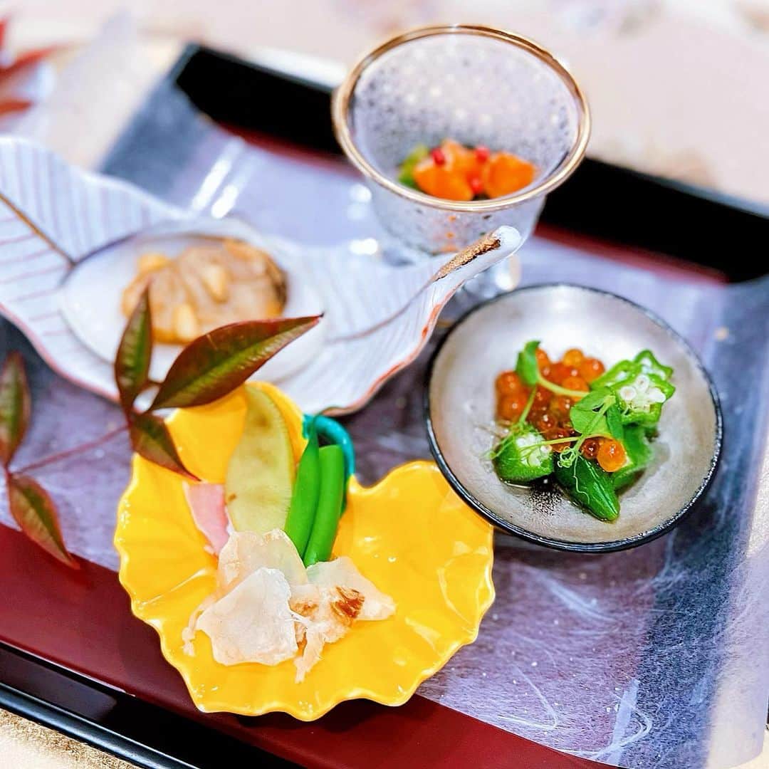 sayoko87さんのインスタグラム写真 - (sayoko87Instagram)「❥ ... ⁡ ⁡ 黄金のど黒・能登牛・能登産ふぐや蟹etc… 季節の食材を使った最高のお料理でした 朝食も豪華過ぎて食べきれなかった😂 ⁡ 6時間かけて行った甲斐があったよ🚗³₃ ⁡ ⁡ ⁡ ⁡ ⁡ #ランプの宿 #よしが浦温泉 #石川県 #のど黒 #能登牛 #記念日旅行 #結婚記念日 #結婚記念日旅行 #anniversarytrip #20thanniversary #weddinganniversary」11月13日 16時57分 - sayoko.87