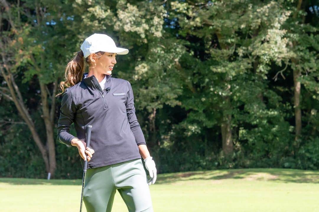 坪井ミサトのインスタグラム：「本日18時半〜 BS12「ゴルフ女子ヒロインバトル」 2週目の放送です⛳️ 引き続き、瀬戸はるちゃんとペアーです🔥  ぜひご覧ください💖  #ゴルフ #ゴルフ女子 #golf #golfgirl #ゴルフ対決 #女子ゴルフ #golfwear #ゴルフウェア #bs12」