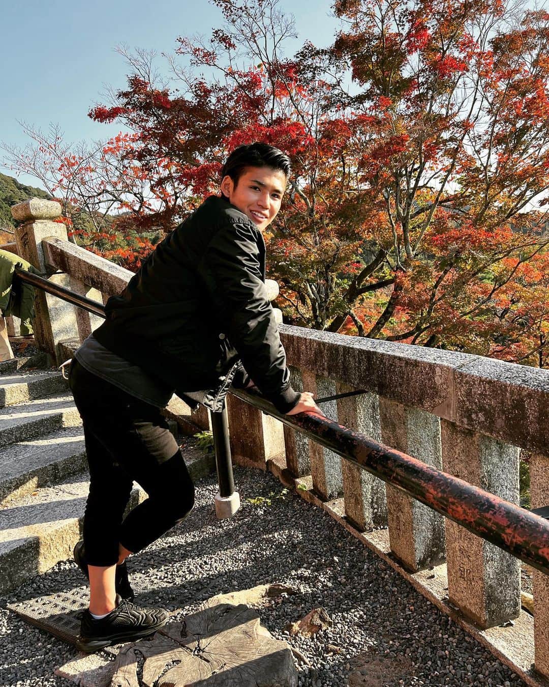 佐々木大樹のインスタグラム：「京都を感じてきたぜ！🦍 もっと日本を好きになった🔥 最高の日本男児になる。  #京都 #寺にゴリラ #動物園を抜け出してみた」