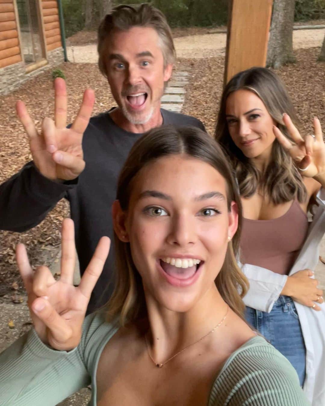 Laneya Graceさんのインスタグラム写真 - (Laneya GraceInstagram)「oh there are so many things i could say about this experience and none of them would capture the way i feel. i am so beyond grateful to be working on this amazing film, create new friendships, and have the experience of a lifetime. i love you all so much, until the next one ❤️」11月13日 19時46分 - official_laneya_grace