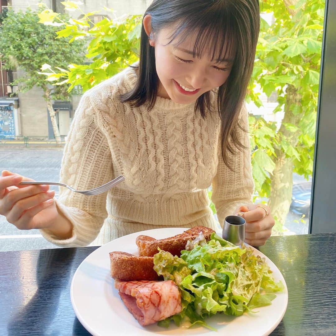 久間田琳加のインスタグラム：「ストーリーの写真、 フィードでもとコメントをいただいたので😳  今日深夜、青春シンデレラ第4話が放送です🫧 心がぎゅっとなる回、、、！ そして、長谷川くんと紫苑の距離がぐっと近くなる回になっています🤭 ドキドキの林間学校後半も、よろしくお願いします🤍」