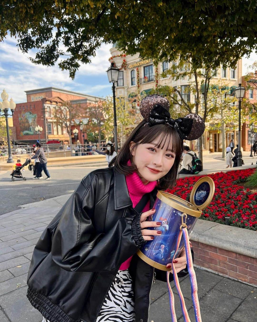 のインスタグラム：「ㅤㅤㅤㅤㅤㅤㅤㅤㅤㅤㅤㅤㅤ ㅤㅤㅤㅤㅤㅤㅤㅤㅤㅤㅤㅤㅤ ㅤㅤㅤㅤㅤㅤㅤㅤㅤㅤㅤㅤㅤ 久しぶりの夢の国Disney🐭💓 ㅤㅤㅤㅤㅤㅤㅤㅤㅤㅤㅤㅤㅤ ㅤㅤㅤㅤㅤㅤㅤㅤㅤㅤㅤㅤㅤ もう夢の国すぎてあっという間で 幸せすぎる時間を過ごしたよ💭💭💭 ㅤㅤㅤㅤㅤㅤㅤㅤㅤㅤㅤㅤㅤ ㅤㅤㅤㅤㅤㅤㅤㅤㅤㅤㅤㅤㅤ ㅤㅤㅤㅤㅤㅤㅤㅤㅤㅤㅤㅤㅤ 乗りたいアトラクションにも乗れたし 食べたいものたくさん食べたし充実！！ ㅤㅤㅤㅤㅤㅤㅤㅤㅤㅤㅤㅤㅤ ㅤㅤㅤㅤㅤㅤㅤㅤㅤㅤㅤㅤㅤ ㅤㅤㅤㅤㅤㅤㅤㅤㅤㅤㅤㅤㅤ ㅤㅤㅤㅤㅤㅤㅤㅤㅤㅤㅤㅤㅤ #東京ディズニーシー #ディズニーシー #ディズニーコーデ #夢の国 #disney #tds  #disneysea #tokyodisneysea #like4likes #l4l #ディズニーカチューシャ #彼女感」
