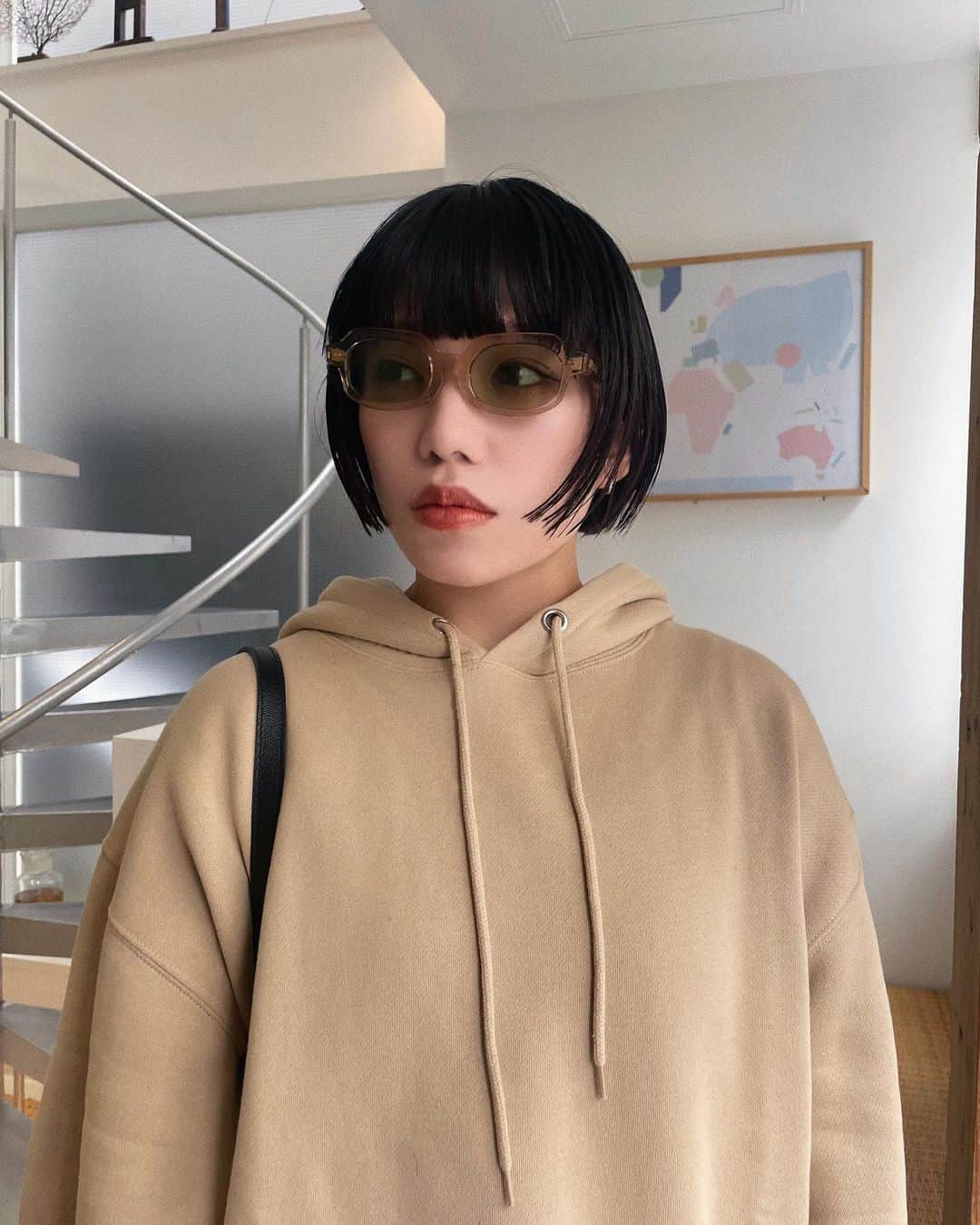 KIHOWのインスタグラム：「Feel like this year is already ending🍂」