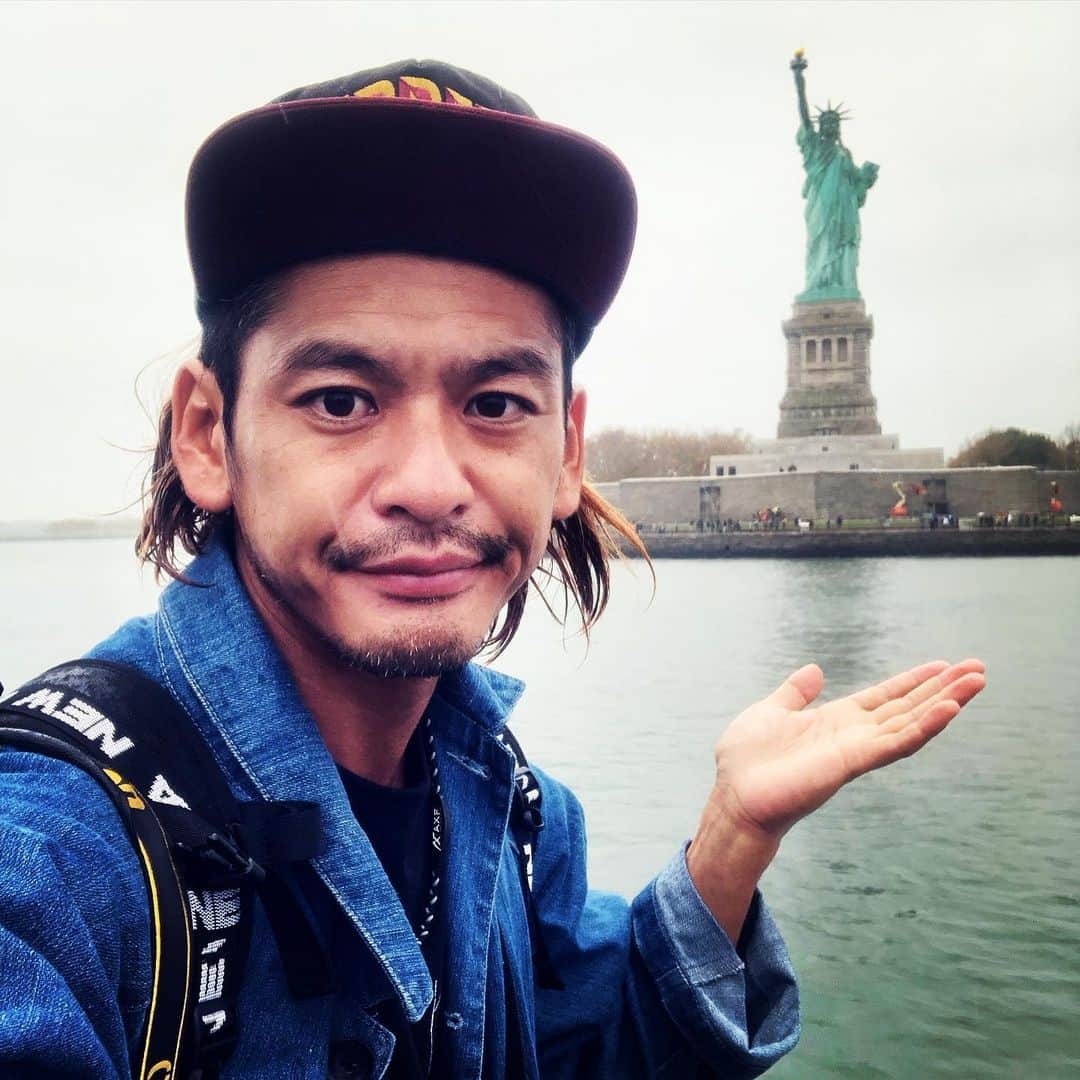 五十嵐恭雄さんのインスタグラム写真 - (五十嵐恭雄Instagram)「ブラジルへの乗り継ぎで #ニューヨーク  #自由の女神 と #911 の #911memorial に行ってきました🇺🇸  色々と考えさせられました。🙏  #ワールドトレードセンター  #旅 #旅人 #trip #america #usa」11月13日 21時36分 - yasuo_ikarashi_