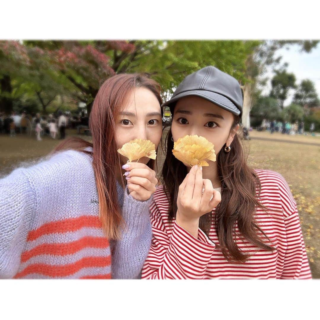 近藤千尋さんのインスタグラム写真 - (近藤千尋Instagram)「親友がとってくれた🍁写真🤳  今日はいつものメンバーで 遊びに行ってきました🚘👧👧👧👦 はちゃめちゃだけど 夜はぐっすり寝てくれる。。笑  落ち葉にはしゃぐ子供たち🍂 降りてくれない、ゴーカート🚙笑 何回やったかな。笑  動物さんたちにも癒されたところで 母ちゃんはもう一仕事してから 寝るとします。。🙋🏻‍♀️💓  明日からまた月曜日❣️ 頑張りましょう〜☺️」11月13日 21時56分 - chipichan.1215