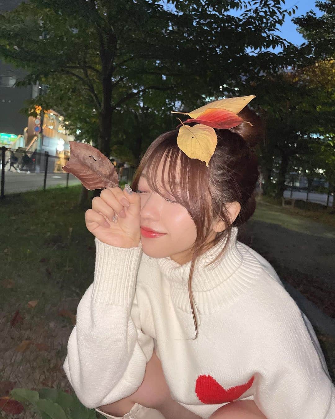のインスタグラム：「🤎🍂 フルマラソン完走の次の日の朝を迎えました 身体が悲鳴をあげています🙂🙃!!」