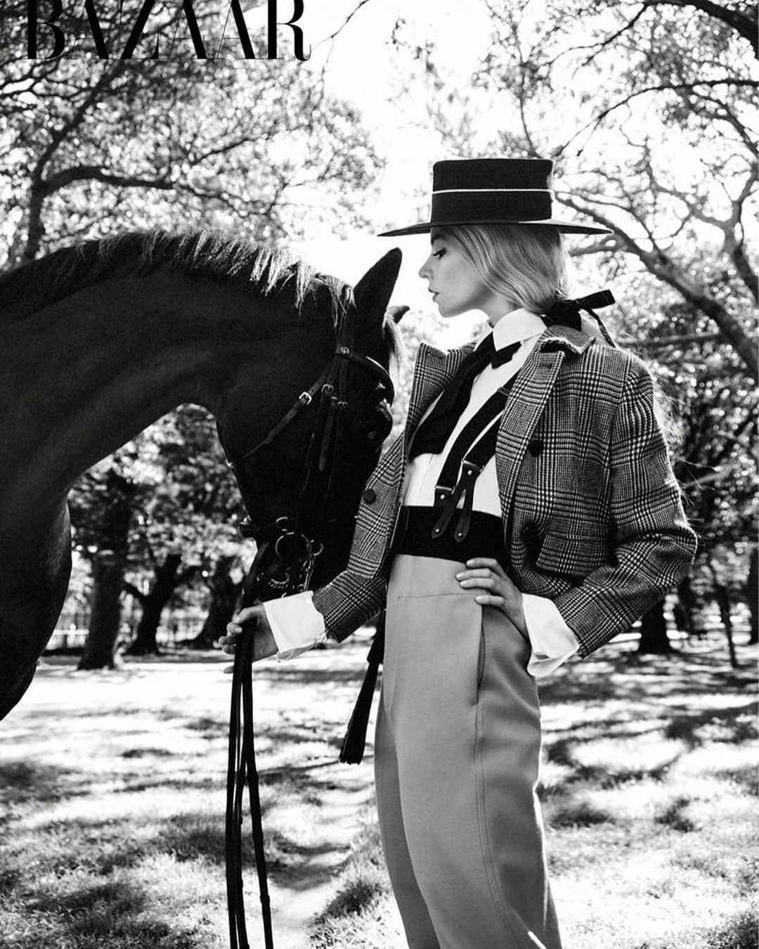 アニャ・テイラー＝ジョイのインスタグラム：「One of my absolute favourite days.  Thank you to my costar and new love Eddie the stallion and to @bazaaruk , and this incredible team…. @georgesantoni let’s do this all the time :)  Woman of the Year…. What a trip 🙈🥰Thank you to you all for your support, it means the literal world」