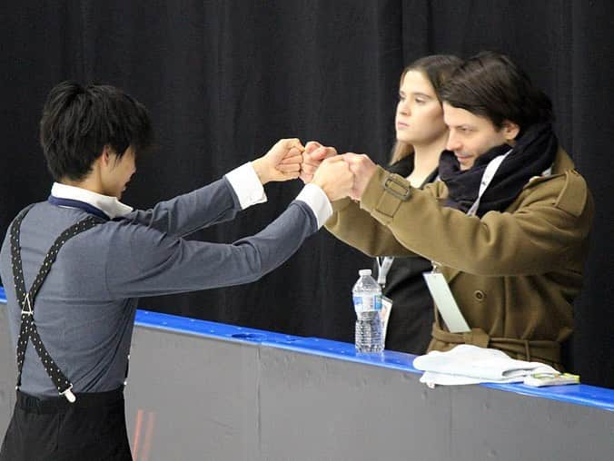 ステファン・ランビエールさんのインスタグラム写真 - (ステファン・ランビエールInstagram)「Many memories I will cherish from this week in Sheffield   1. Koshiro and Deniss impressive performances 2. The reaction and support of the British crowd! 3. Teamwork makes dreams work 4. Discovering new flavours of crisps in the great skating lounge 5. Enjoying walking through the city and around the venue 6. admiring the evolution of 2 young men becoming great 7. Getting creative playing Ping Pong  Thank you and  See you again!❤️」11月14日 1時06分 - slambiel