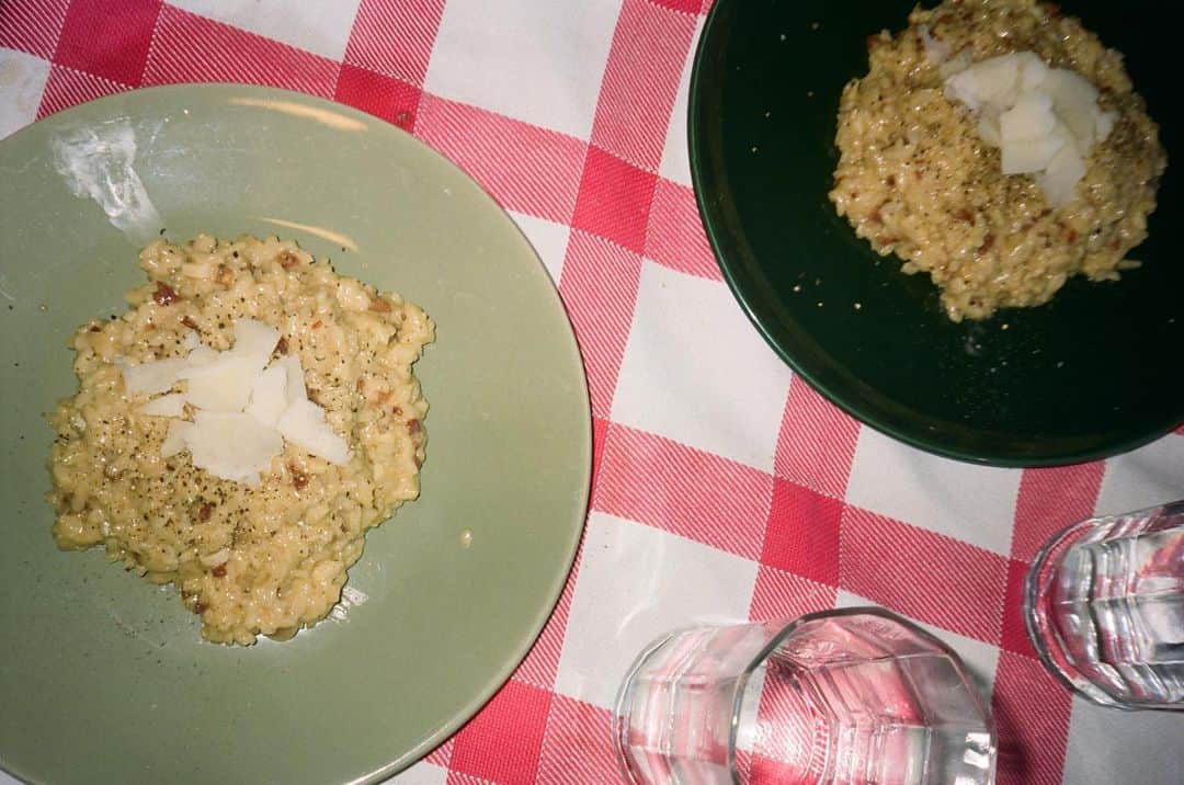パイパー・カーダのインスタグラム：「i might belong in the kitchen but NO ONE said i was a woman >:(」