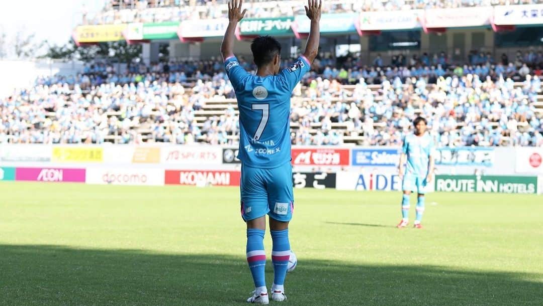 手塚康平さんのインスタグラム写真 - (手塚康平Instagram)「2022シーズンが終了しました。ありがとうございました！鳥栖に来てからは少ししか試合に出れませんでしたが、とても充実した時間を過ごすことができたと感じています。来シーズンはもっと試合に出て、さらに充実したシーズンにしたいです。  そして遅くなりましたが、横浜FCに関わる全ての皆さん昇格おめでとうございます！ 来シーズンは試合に出て対戦できるように僕も頑張ります。 本当におめでとうございます！  #2022 #Ｊリーグ #サガン鳥栖 #横浜FC #手塚康平」11月14日 9時45分 - kohei_tezuka