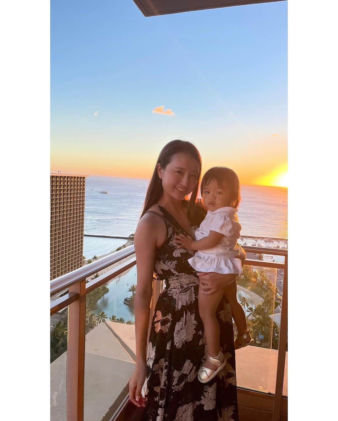 YUKAのインスタグラム：「sunset🌆💕  #hawaii #sunset #honolulu」