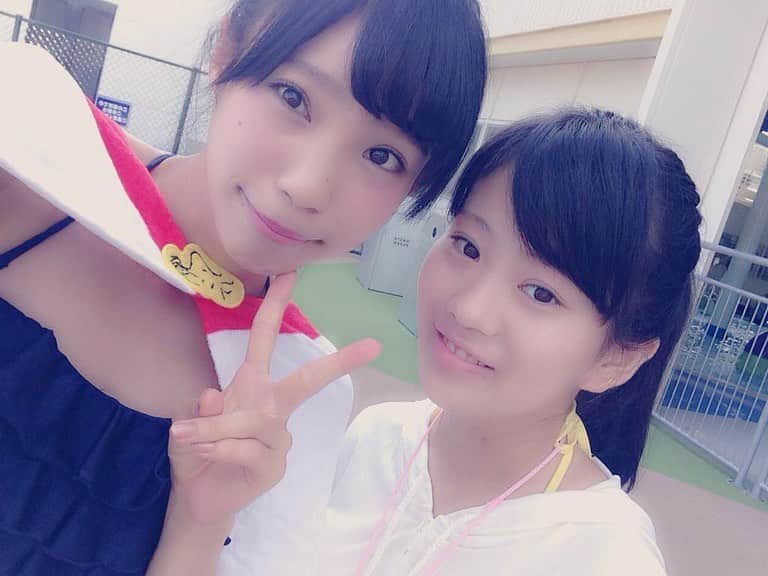 石原優衣さんのインスタグラム写真 - (石原優衣Instagram)「めぐちゃんご卒業おめでとうございます🫶🏻 10年間アイドルお疲れ様でした💙  これからもずっとずっと大好きです🥰  最後の写真は私がメンバーになってめぐちゃんと初めて2人で写真を撮ってもらった時です 緊張しすぎて私の顔ひきつってる🤨 もっともっとたくさん写真載せたかったけどインスタは10枚が限界でした、、  これからもめぐちゃんが幸せでありますように🫶🏻」11月14日 10時24分 - yuyu_ishihara