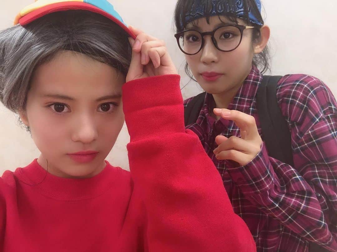 石原優衣さんのインスタグラム写真 - (石原優衣Instagram)「めぐちゃんご卒業おめでとうございます🫶🏻 10年間アイドルお疲れ様でした💙  これからもずっとずっと大好きです🥰  最後の写真は私がメンバーになってめぐちゃんと初めて2人で写真を撮ってもらった時です 緊張しすぎて私の顔ひきつってる🤨 もっともっとたくさん写真載せたかったけどインスタは10枚が限界でした、、  これからもめぐちゃんが幸せでありますように🫶🏻」11月14日 10時24分 - yuyu_ishihara
