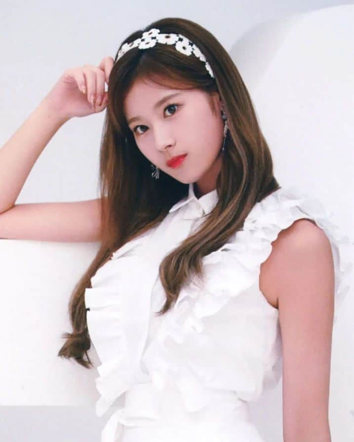 サナさんのインスタグラム写真 - (サナInstagram)「ONCE UPON A TIME #6 ーーーーーーーーーー Follow > @sana.twice.kr < . @m.by__sana @twicetagram #TWICE#트와이스#ONCE#Sana#사나 #Nayeon#나연#Jeongyeon#정연#Momo#모모#Jihyo#지효#Mina#미나#Dahyun#다현#Chaeyoung#채영#Tzuyu#쯔위」11月14日 11時24分 - sana.twice.kr