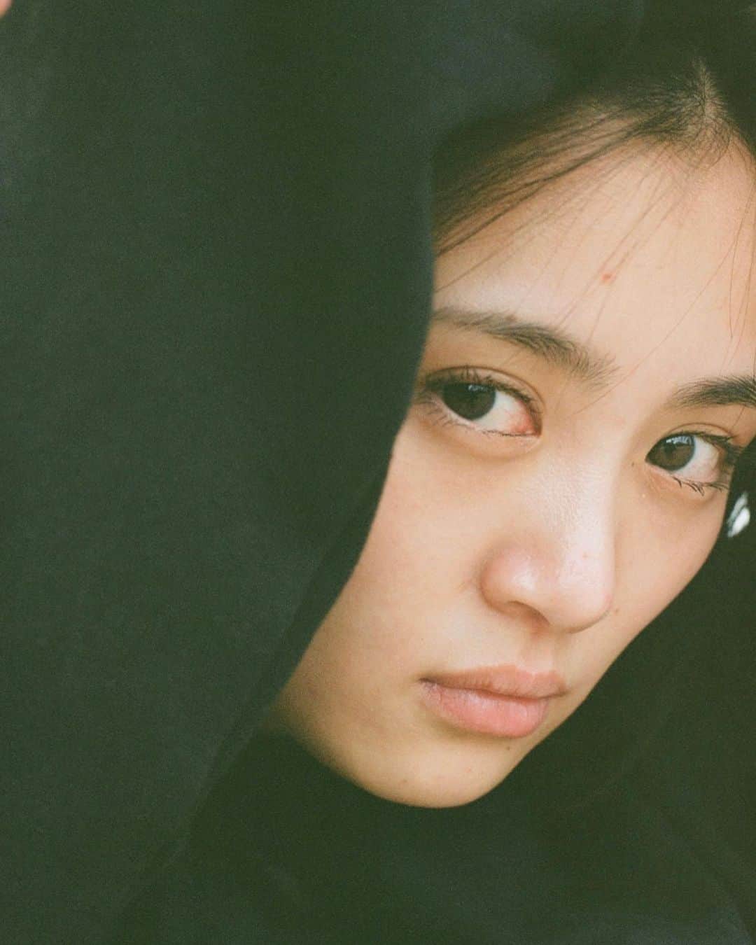 松山莉奈さんのインスタグラム写真 - (松山莉奈Instagram)「大辻さんに作撮りをしていただきました🕊  大辻さんとお話しながら写真を撮っているうちに、今は今ですごく貴重な時間なんだなあと思いました😌 新鮮ですごく楽しかった、、 余韻に浸ってます🫠」11月14日 13時04分 - rina.matsuyama