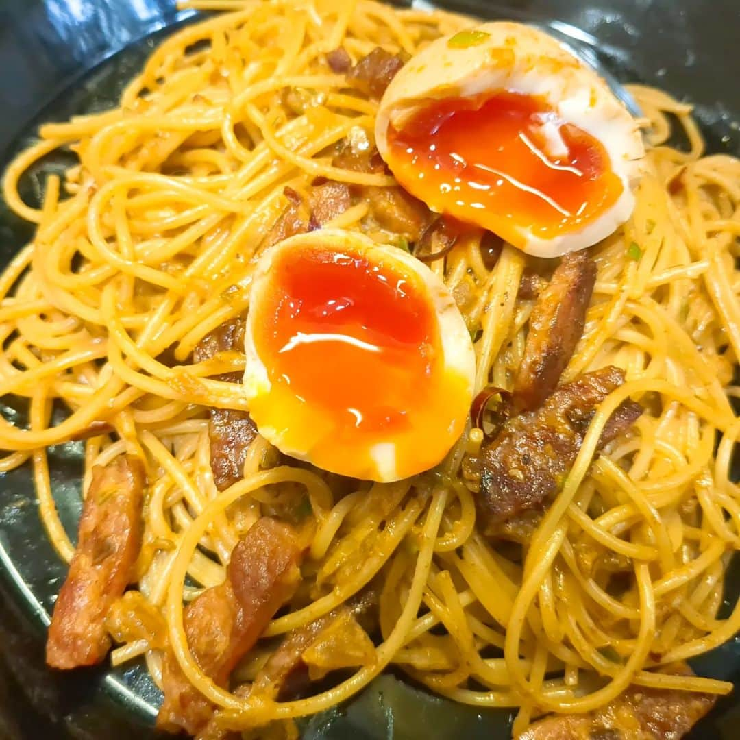 蛇足のインスタグラム：「【川村飯店】麻薬卵作ったついでに残った汁でパスタという料理。 うそうま」