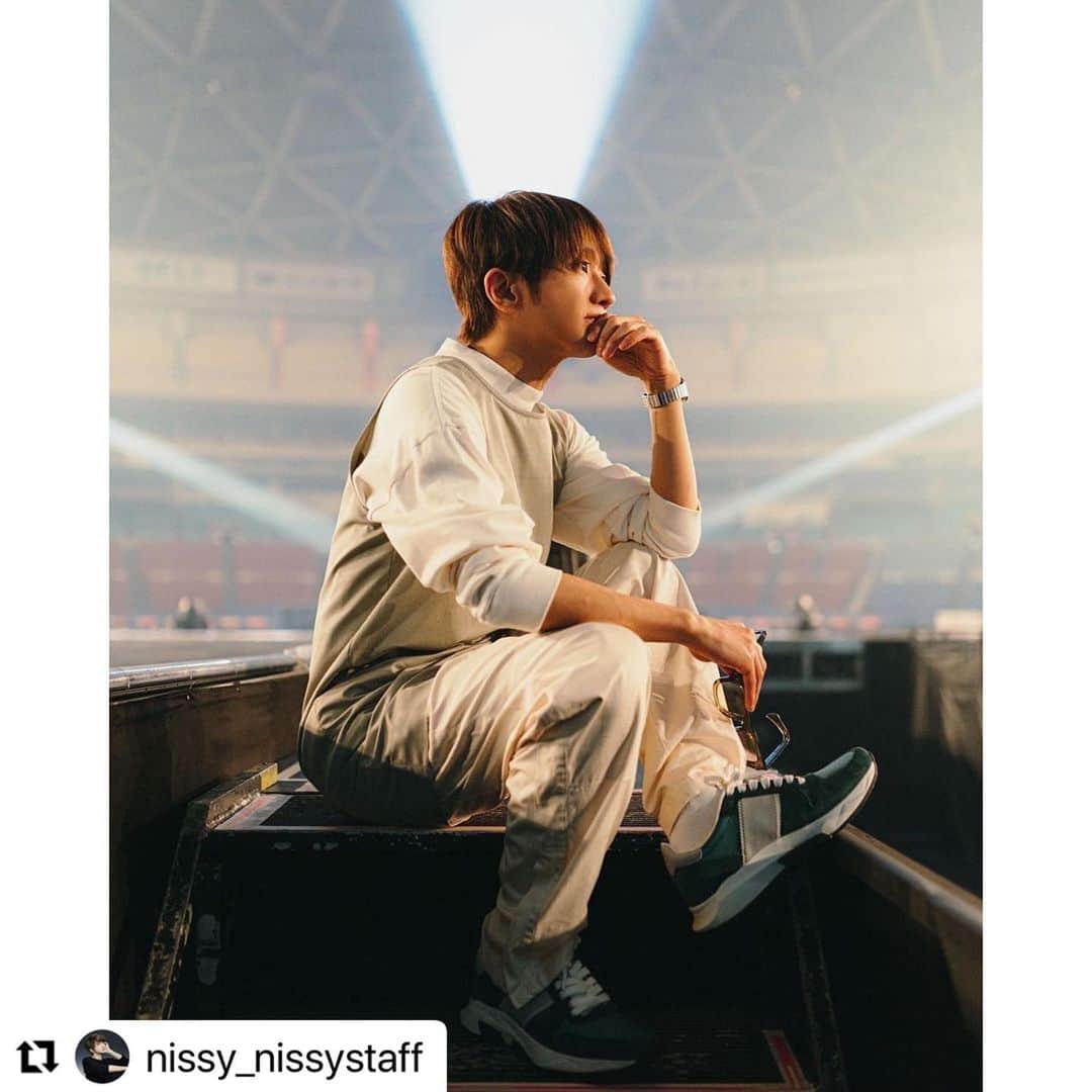 のインスタグラム：「cut & color & treatment @nissy_nissystaff   大切なLIVE前にメンテナンス任せて頂きありがとうございます✂︎✨  @log_kenjikarasawa  @log_ryunosuke630  @log_omotesando  #LOGOMOTESANDO」
