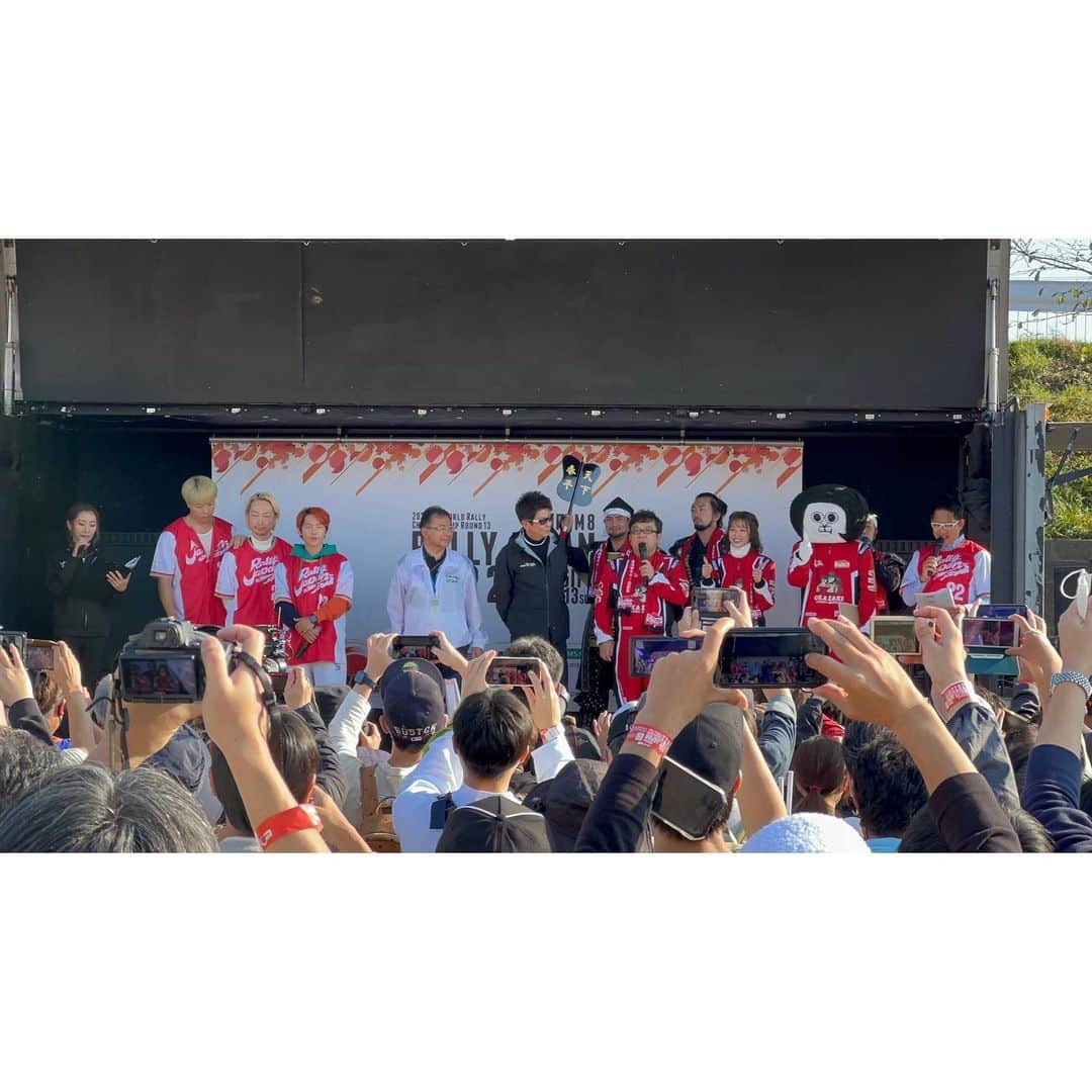 橘香恋のインスタグラム：「今日もお疲れ様です🥰 ⁡ 前回の投稿に いいねとコメントありがとうございます✨ ⁡ ⁡／ フォーラムエイト ラリージャパン2022 岡崎SSS（スーパーエスエス） ＼  岡崎に世界が来たよ〜😆✨  大興奮の1日でした。  岡崎に来てくださった皆様 スタッフの皆様 カメラマンの皆様 ご一緒させていただいた出演者の皆様 本当にありがとうございました🙇🏻‍♀️ ⁡ ⁡ ⁡ ⁡ #橘香恋 #岡崎市 #ラリージャパン #rallyjapan #岡崎SS #額田 #岡崎市ラリー応援隊 #みんな面白い #ポックンパのキンパ」