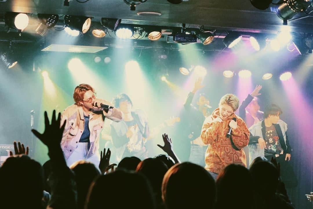 BuZZ【公式】さんのインスタグラム写真 - (BuZZ【公式】Instagram)「11.13(日)  STARRUSH vol.10  LIVE PHOTO  ▼NEXT LIVE ▼ 12.11(日) BuZZ New EP Release One-Man LIVE"Mood"  at. LDH kitchen THE TOKYO HANEDA  1部 OPEN 13:00 / START 14:00 2部 OPEN 17:30 / START 18:30  Ticket:¥6,000  #BuZZJP」11月14日 20時18分 - buzzjp