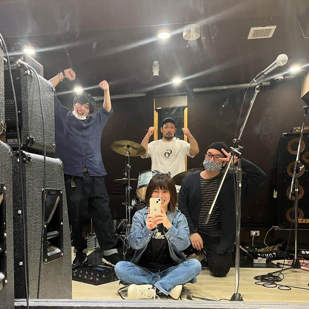 清水葉子さんのインスタグラム写真 - (清水葉子Instagram)「WRECKing CReW studio day1 めちゃくちゃ楽しい！ ハモリラインが絶妙で気持ちいいんだな〜 #WRECKingCReW #哀愁で息ができない」11月14日 21時04分 - unlimits_yoko