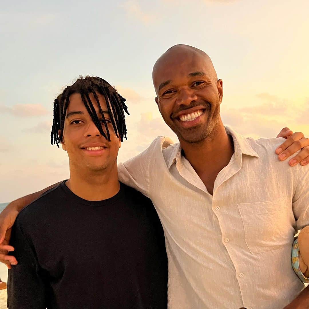 ロナウド・アパレシド・ロドリゲスさんのインスタグラム写真 - (ロナウド・アパレシド・ロドリゲスInstagram)「Happy Birthday my boy! I wish you all the best. God bless you. May your all dreams come true. I will always be here for you. Love you 🎂🎊😘❤️🙏🏾 @naldinho_r10」11月14日 21時06分 - naldo29_oficial