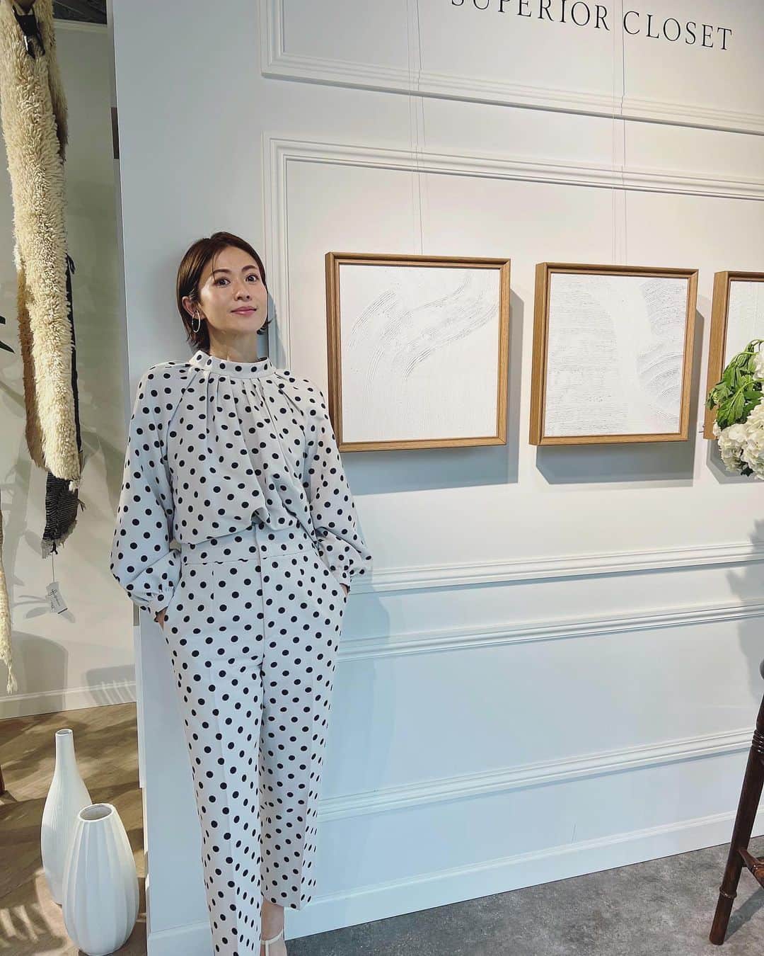 畑野ひろ子のインスタグラム：「@superiorcloset_ined_official の展示会へ ドット柄のセットアップに一目惚れ💗」