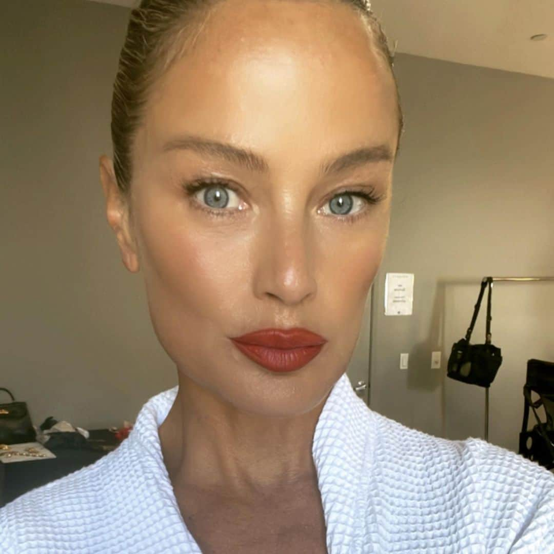 キャロリン・マーフィーさんのインスタグラム写真 - (キャロリン・マーフィーInstagram)「muah 💋💋」11月15日 4時28分 - carolynmurphy