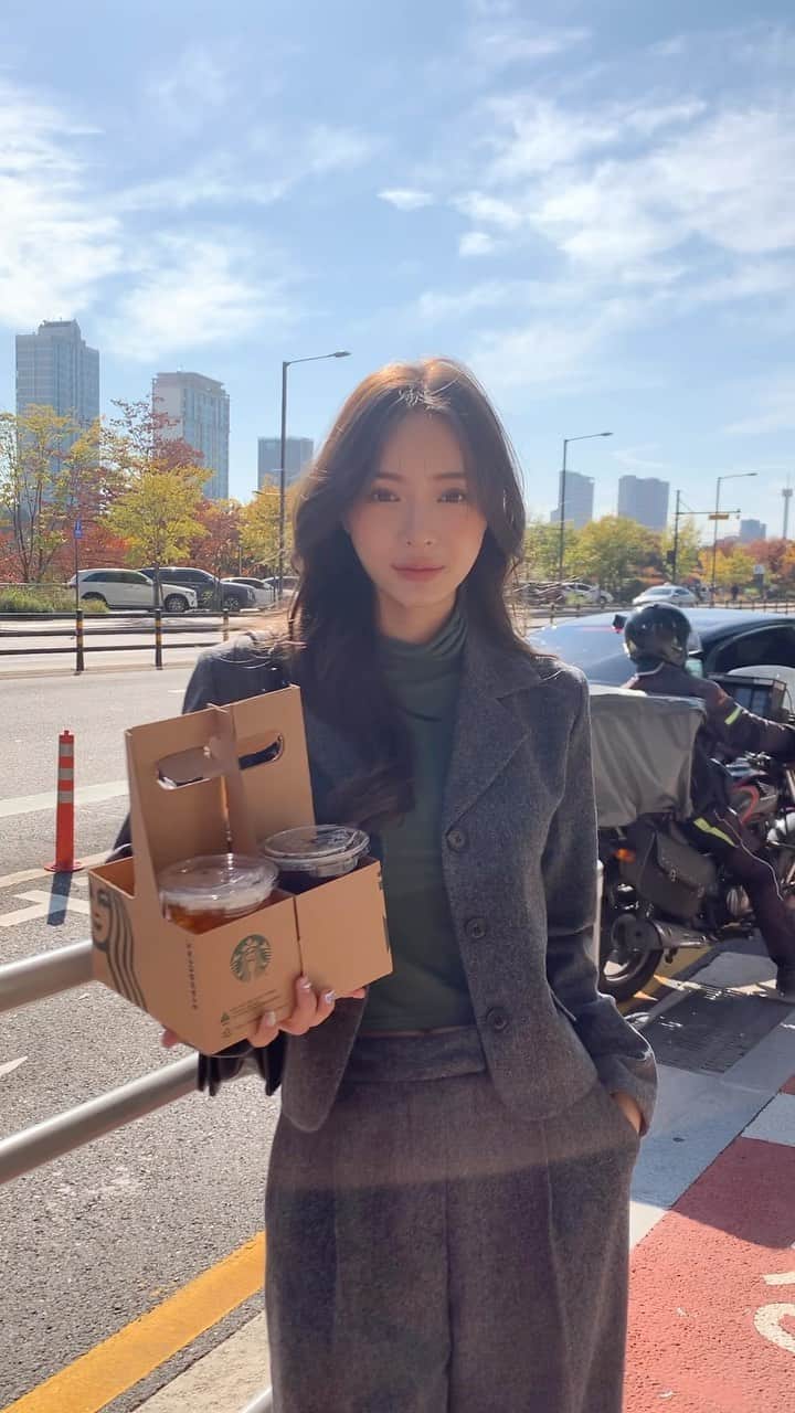 キム・ボラムのインスタグラム：「잠시 외쿡이였댜」