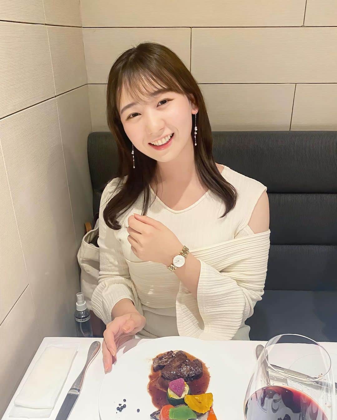 大場あゆみのインスタグラム：「Birthday 𓊱☄︎ ⁡ ⁡ ⁡  23になりました🎂🥂 ⁡ ⁡ 周囲への思いやりを大切にしつつ、 心身共に強く逞しく成長出来る1年にしたいです😌 ⁡ ⁡ ⁡ ⁡ ⁡ ⁡ ⁡ ⁡ ⁡ ⁡ ⁡ ⁡ ⁡ ⁡ ⁡ 𓂃𓂃𓂃𓂃𓂃𓂃𓂃𓂃𓂃𓂃𓂃𓂃𓂃𓂃𓂃𓂃𓂃𓂃 ⁡ Nordgreen(ノードグリーン)でブラックセールが 開催されています ⁡ クーポンコード💳 ···▸【OBA】 Nordgreen（ノードグリーン）のアイテムが 15%offで購入できます ⁡ プロフィールのURL、ハイライトから ぜひチェックしてみてください ⁡ #blackfriday #ブラックフライデー ⁡ 𓂃𓂃𓂃𓂃𓂃𓂃𓂃𓂃𓂃𓂃𓂃𓂃𓂃𓂃𓂃𓂃𓂃𓂃 ⁡ ⁡ ⌚️ Unika ローズゴールド/ホワイトダイヤル/ 5リンクブレス / 28mm ⁡ ⁡ ⁡ ⁡ ⁡ ⁡ ⁡ ⁡ ⁡ ⁡ ⁡ ⁡ ⁡ ⁡ #nordgreen #denmark #sustainable #sustainability #sustainablefashion #watch #pinkgold #fashion #beauty #birthday #ノードグリーン #腕時計 #サステナブル #サステナビリティ #時計 #ギフト #プレゼント #誕生日 #誕生日プレゼント #誕生日プレート #誕生日ケーキ」