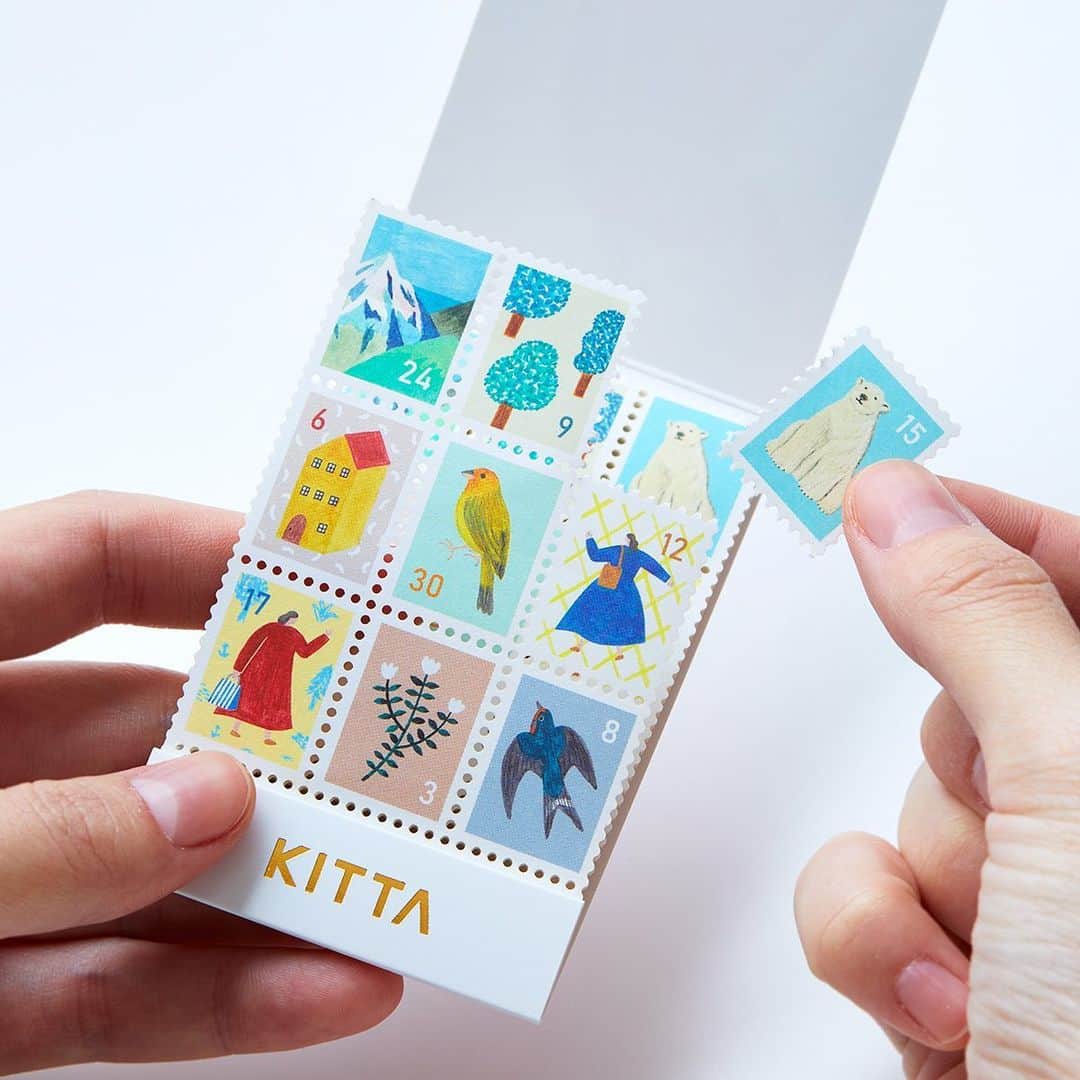 KEINA HIGASHIDEのインスタグラム：「【WORKS】 “日々を楽しむ”をテーマとした文房具ブランド『HITOTOKI』 （ @hitotoki_official ） から発売する、ちいさく持てるマスキングテープ『KITTA』の新デザイン「コレクション」「ニュアンス」をお手伝いしました。 2022年12月2日（金）発売です。  KITTAを使うときのヒントとなるようなサンプル用の成果物【写真9〜10枚目】もいくつか制作しています。  今回はシリーズ初となる「切手風シール」に加えて、「透明型抜きタイプ」の新柄、計8種類が仲間入りしました。  ●KITTA SPECIAL 1冊4シート入り ピリッと気持ちよく切り取れる、切手風の貼ってはがせるマスキングシール。 　KITP005　コレクション 　KITP006　ニュアンス 　KITP007　ガーデン 　KITP008　アニマル  ●KITTA Clear 1冊21枚入(7枚×3柄) KITTAクリアシリーズ、型抜きデザインの新柄。 　KITT013　ヨウセイ 　KITT014　ハナカケラ 　KITT015　ヨゾラ 　KITT016　ネコ  ■価格：全種510円（税別）  HITOTOKI公式オンラインストアでは、本日から先行予約販売を行っています。 今なら、ストア限定で全8種とオリジナルBOXがセットになった「KITTAコンプリートBOXセット」も予約受付中！【写真7枚目】限定100個。 ※ご好評につき、完売しました。  #hitotoki #ヒトトキ #ヒトトキ文具 #シール #シール沼 #切手シール #マスキングテープ #マステ #マステ沼 #マステデコ #マステ活用 #透明シール #手帳 #手帳タイム #手帳会議 #手帳好き #手帳の中身 #手帳術 #日記 #日記デコ #文具好き #新商品 #マステ好き #ラッピングアイテム #ラッピング #washitape #maskingtape #keinahigashide_portfolio」