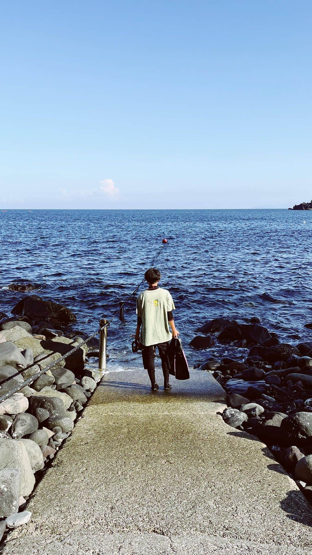 Hikaru Nakamuraのインスタグラム：「毎日楽しい😗  #海#夏#夏の思い出#冒険#沖縄#広島#静岡#旅#旅行」