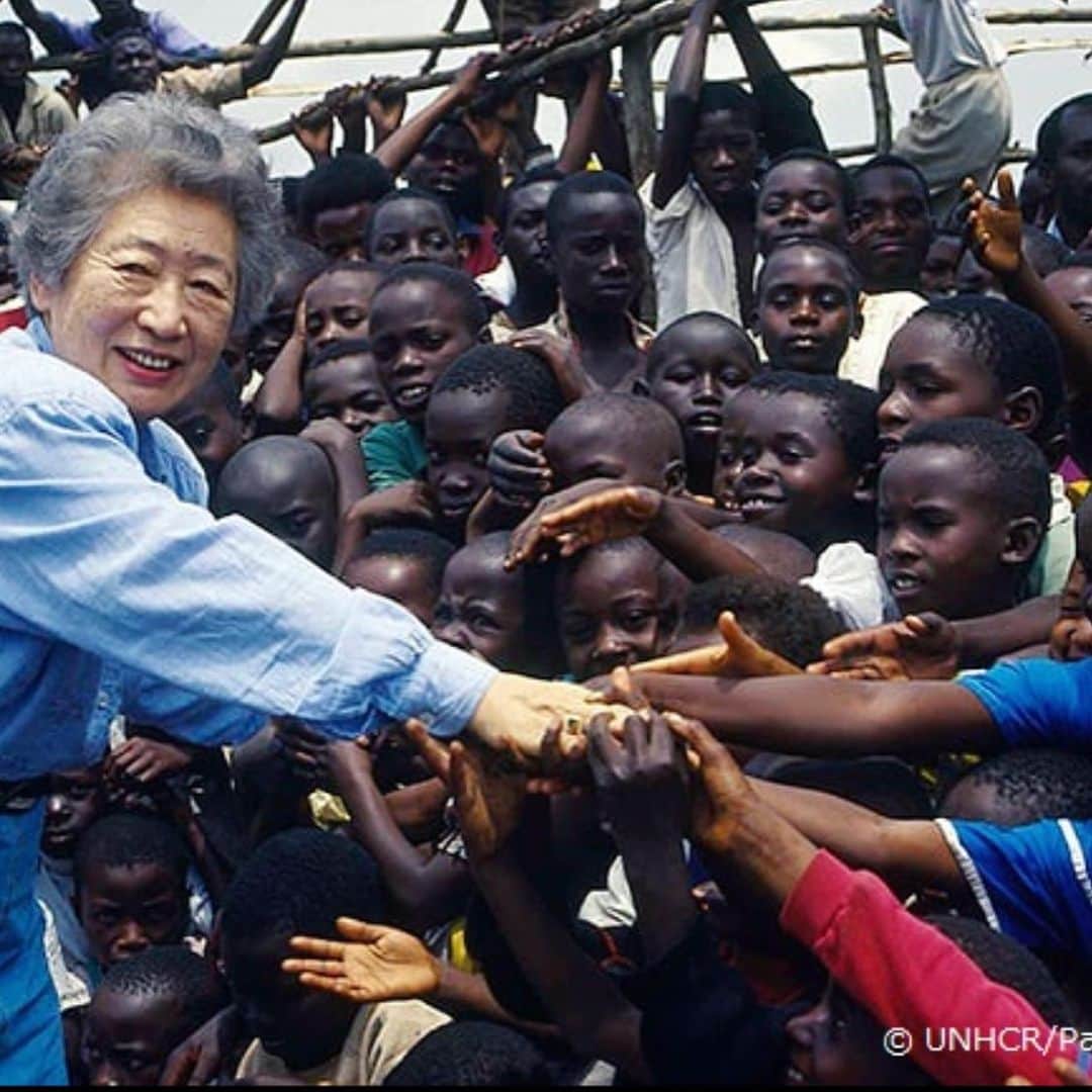 雅-MIYAVI-さんのインスタグラム写真 - (雅-MIYAVI-Instagram)「Mrs. Sadako Ogata, the former UN High Commissioner for Refugees @refugees, has kept fighting for the human rights of refugees and all vulnerable people around the world.   We all got inspired and learned many things from her. Now, it’s time to think what we can do, and how we pass her legacy on to future generations in the world without her.   A Mrs Ogata memorial symposium will be held on YouTube Live at 3.30pm today (JST).  https://youtu.be/V97otf-Edyc  緒方貞子シンポジウム「あなたなら何をしますか？」 －緒方貞子さんから何を学び、どう生きるか－  1990年代にUNHCRのトップを務めた緒方貞子さん。  難民に寄り添い、人権のために戦い続けるその姿に 僕も大きな影響を受けたその一人です。  僕たちは緒方さんから何を学び、それをどう未来につなげていけるのかー。 このシンポジウムで、そのヒントが見つかるかもしれません。  僕もオンラインで参加します。  日時：2022年11月15日（火）15:30～17:00 形式：YouTube LIVE https://youtu.be/V97otf-Edyc」11月15日 13時09分 - miyavi_ishihara