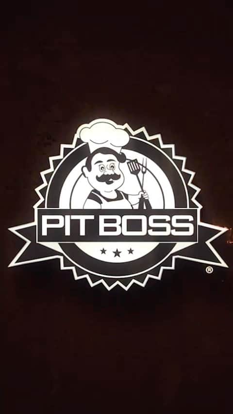 アントニー・モデストのインスタグラム：「Was für ein Erlebnis: ich durfte mit @pitbossgrills im RheinEnergieSTADION grillen… und lecker war es auch noch 😂🍗🥩🫑🌽  @pitbossgrillsde #grillen #bbq」