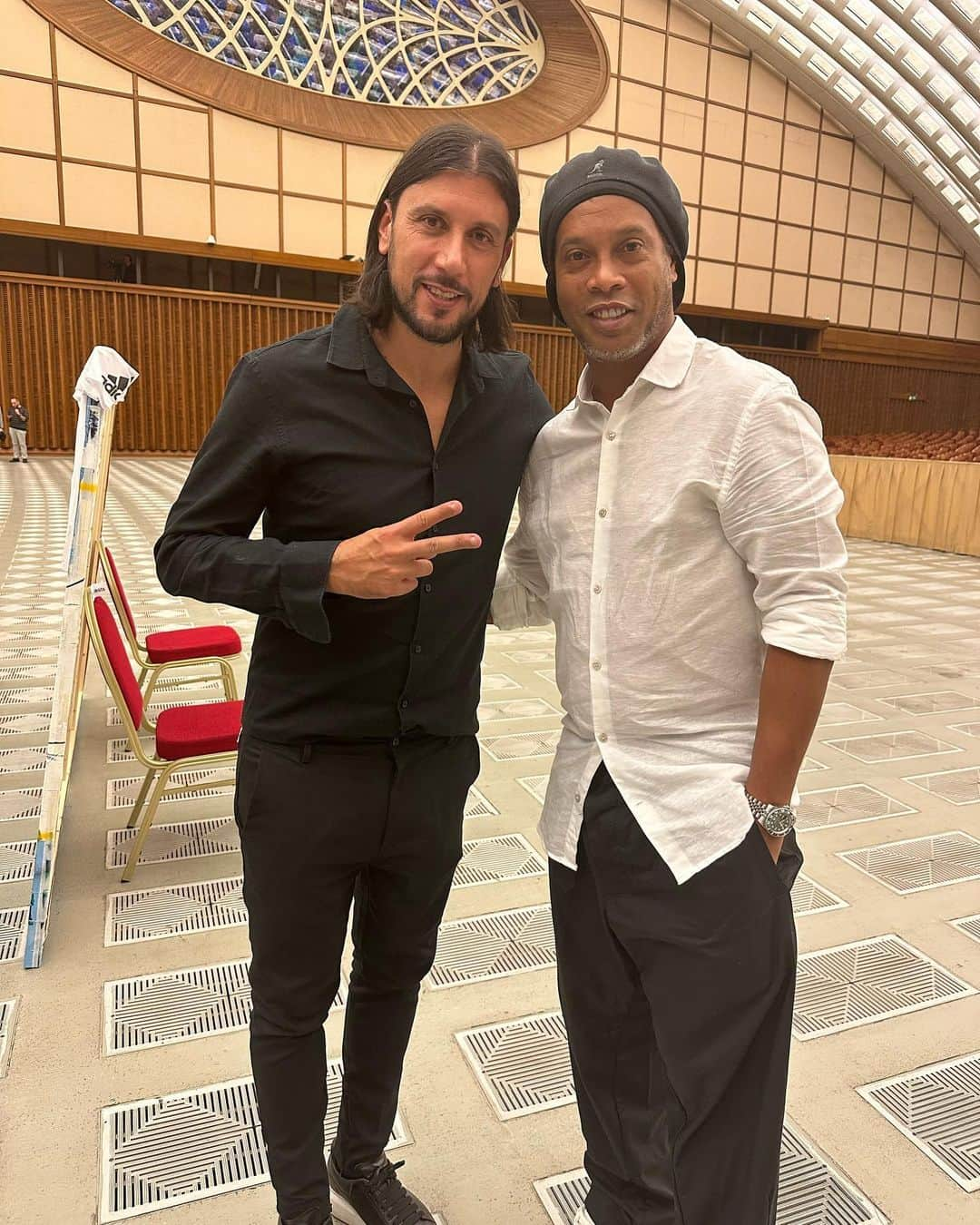 クリスティアン・ザッカルドさんのインスタグラム写真 - (クリスティアン・ザッカルドInstagram)「We play for peace..🙏⚽️🍀 Roma. 14.11.2022 #peace #stadio #olimpico #partita #pace #papa #maradona #memories #fairplay #amazing #Roma #players #legends #soccer」11月15日 6時34分 - cristianzaccardo