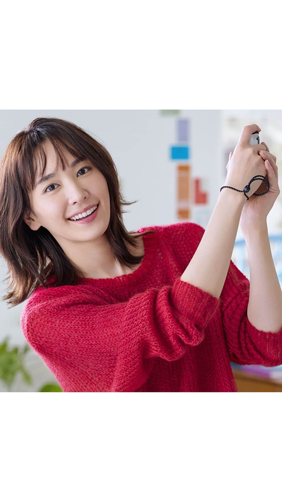 のインスタグラム：「新垣結衣さんが出演する「Nintendo Switch Sports CM はじめてのゴルフ篇」を公開。  #新垣結衣 #NintendoSwitchSports #ニンテンドースイッチスポーツ #ゴルフ #Golf #体感スポーツ #NintendoSwitch #Nintendo #任天堂」