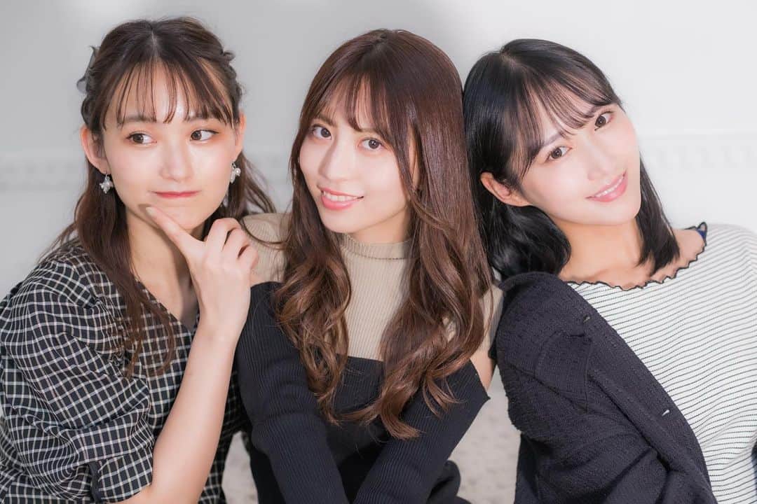 のインスタグラム：「左からマジシャン、イラスト師、レースクイーンなの面白い組み合わせ🙈  #1日1川瀬」