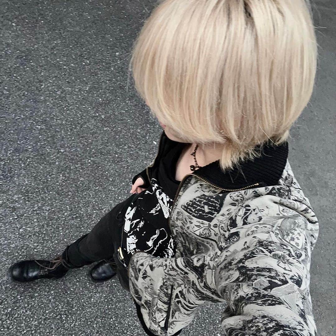 はやしんのインスタグラム：「この服クッソ好き^ - ^  #johngalliano  #undercover  #dior  #diorhomme  #rickowens」