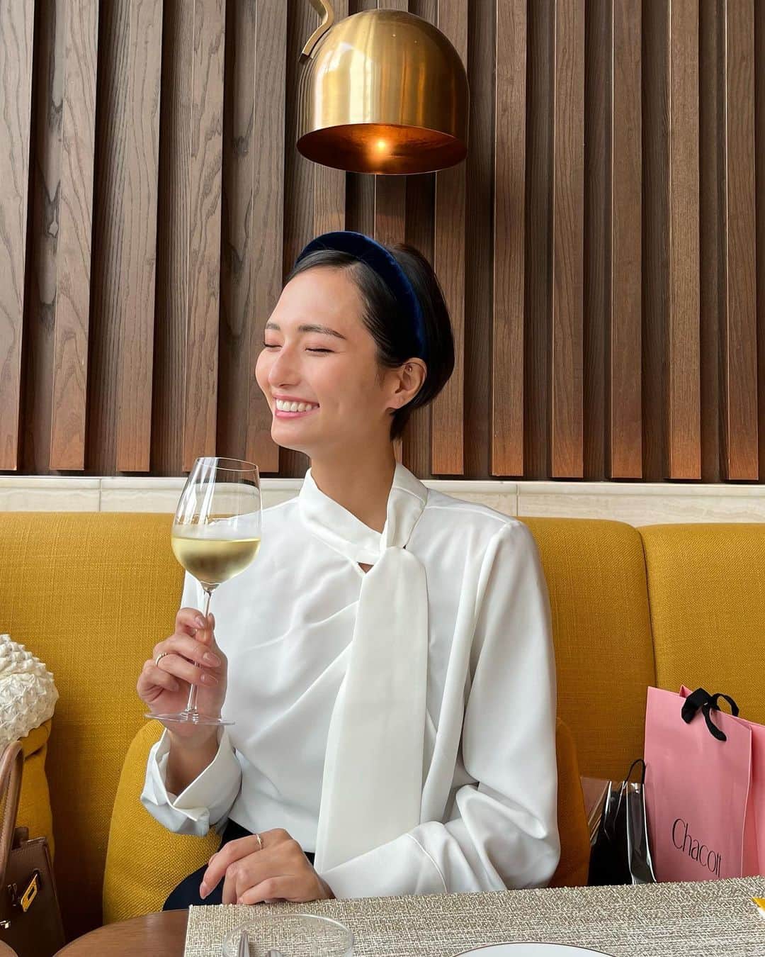 山賀琴子さんのインスタグラム写真 - (山賀琴子Instagram)「お昼にいただくワインは最高☺️」10月22日 19時32分 - kotokoyamaga