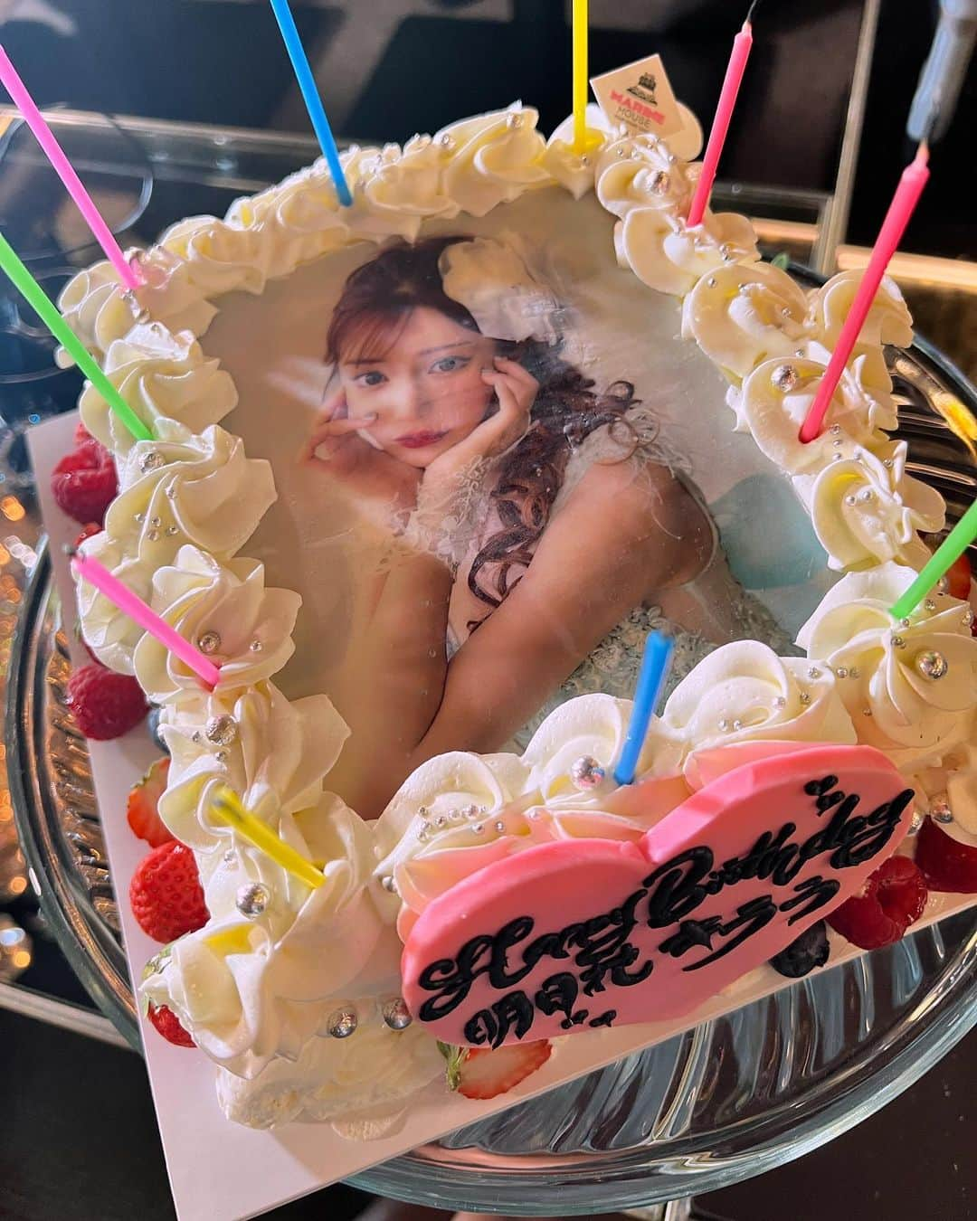 明日花キララさんのインスタグラム写真 - (明日花キララInstagram)「【ケーキのまとめ🎂🤍】 今年もたくさんの可愛い可愛いケーキを ありがとうございます🥹 素敵な方々に囲まれてこんなにお祝いしていただけて 凄く幸せだ👸🏼 今日はBirthday Partyなの☁️☁️ とてもたのしみ🥂」10月22日 12時28分 - asukakiraran