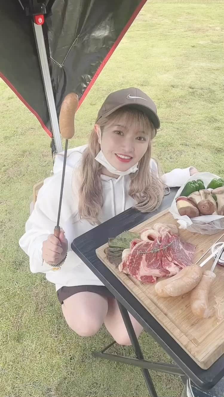 のインスタグラム：「季節外れのバーベキューも悪くなかった…🤔💭    #BBQ  #飯能  #神奈川  #bbqlovers  #bbqtime  #肉 テントサウナ  #テント  #サウナ #photooftheday.  #instagood. #igers #picoftheday .」