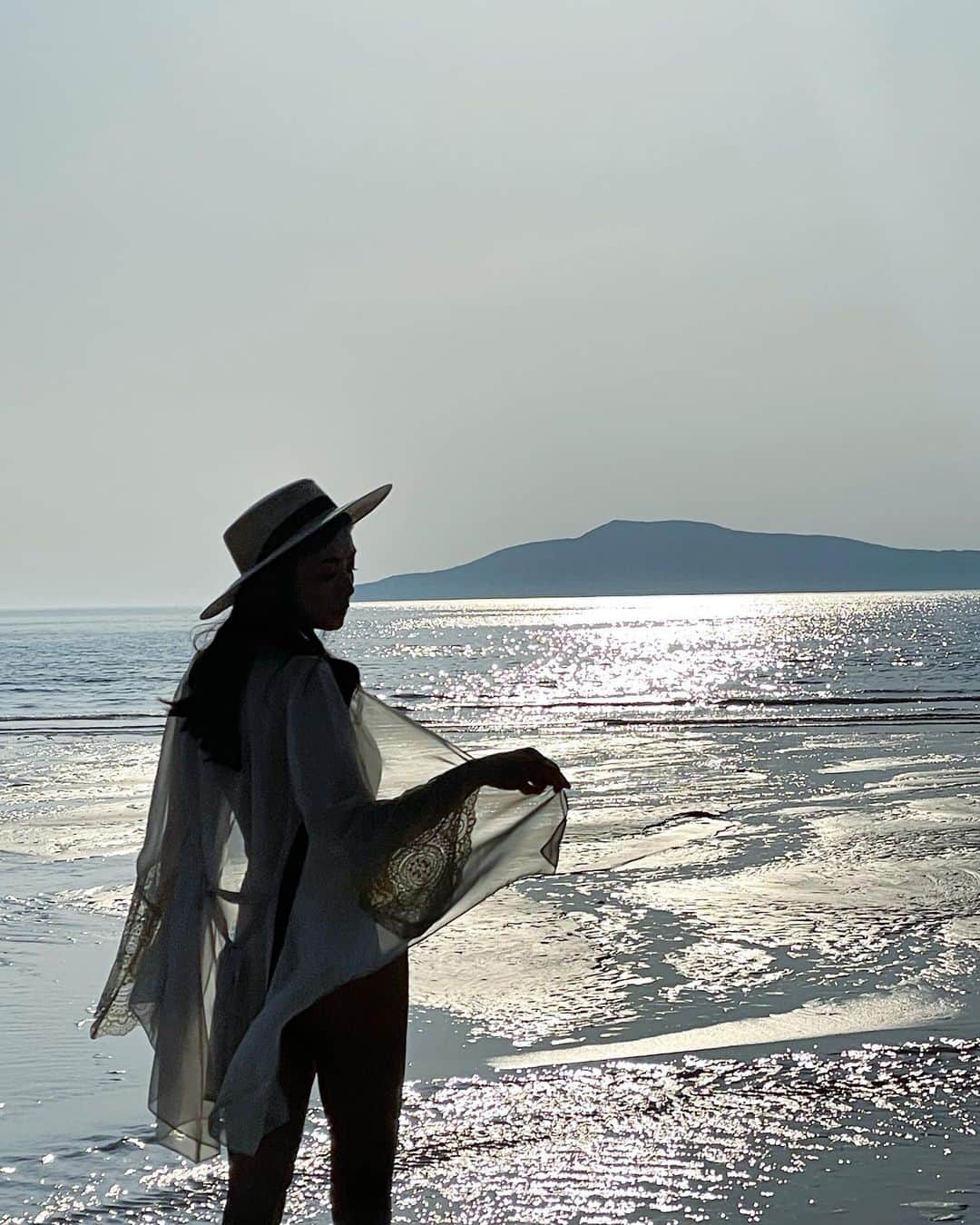 片山萌美のインスタグラム：「🫧  過ぎると恋しい 夏の日差し  #moemikatayama  #五島列島　  ただし、日焼け お前はダメだ🙅‍♀️」
