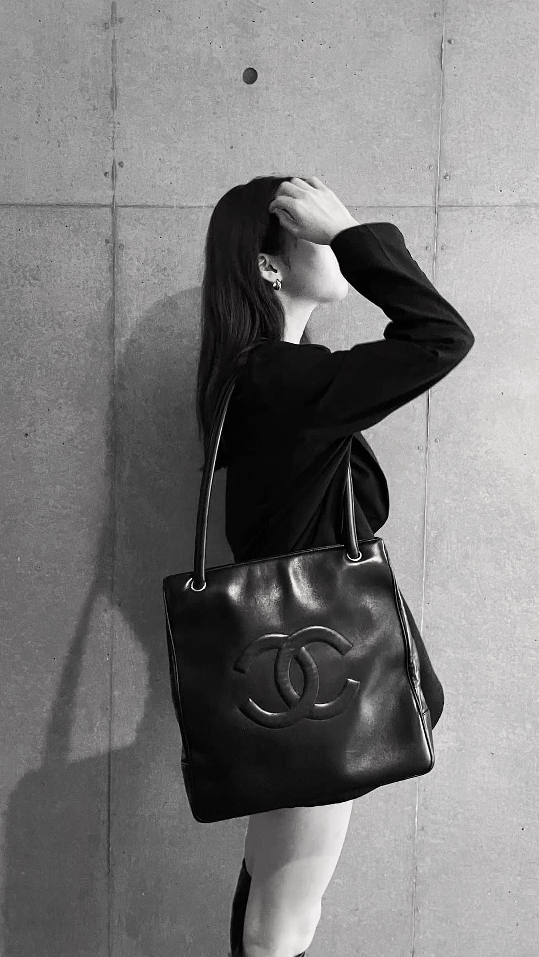 のインスタグラム：「いつかの私服さん🖤」